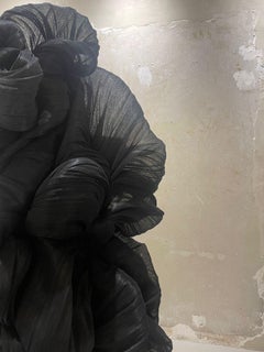 SCULTURA TESSILE RAFIA NERA IV DELL'ARTISTA SPAGNOLO ELIURPI 2024