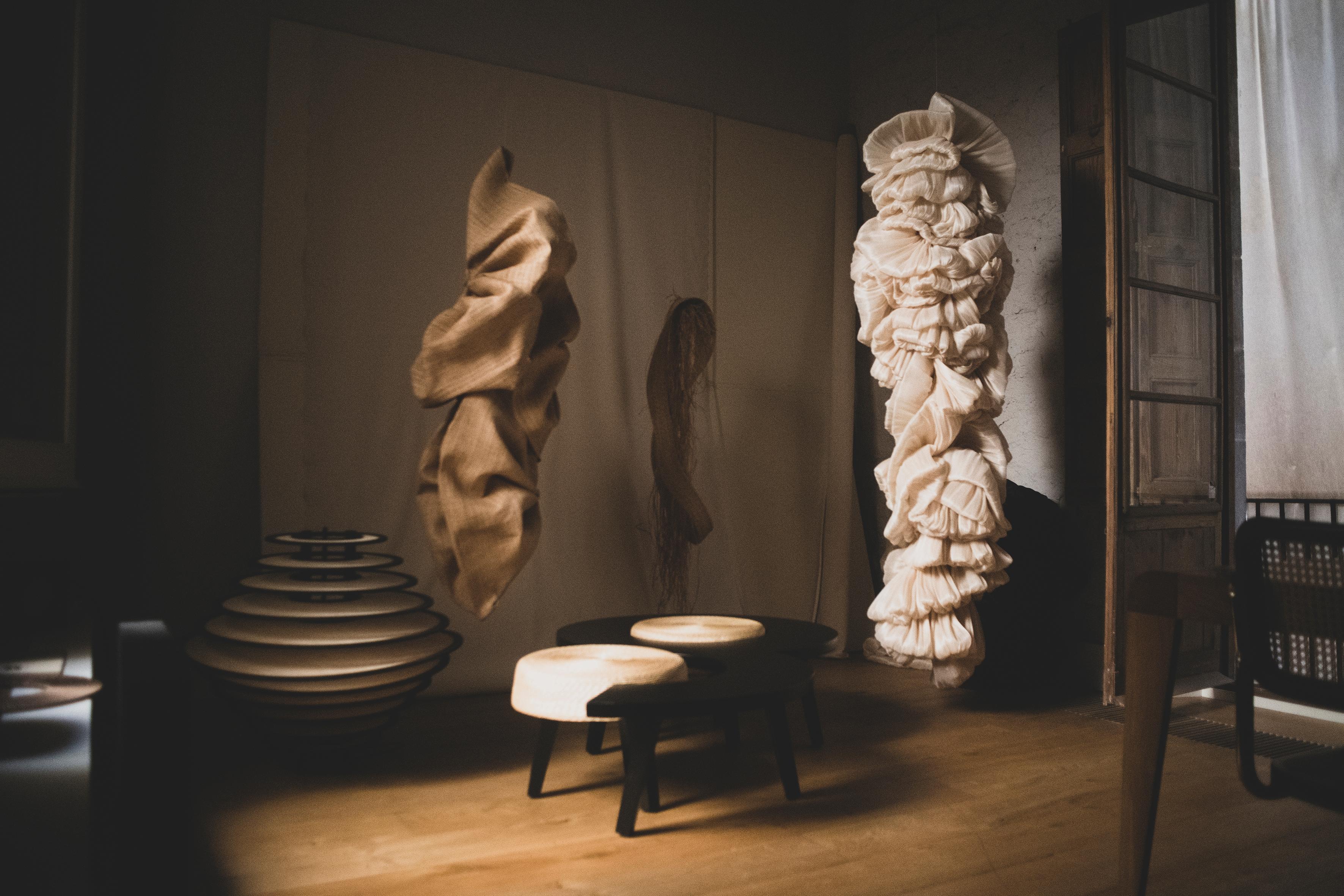 TEXTILE organique I DE L'ARTISTE SPANISH ELIURPI 2024, NEUF en vente 1