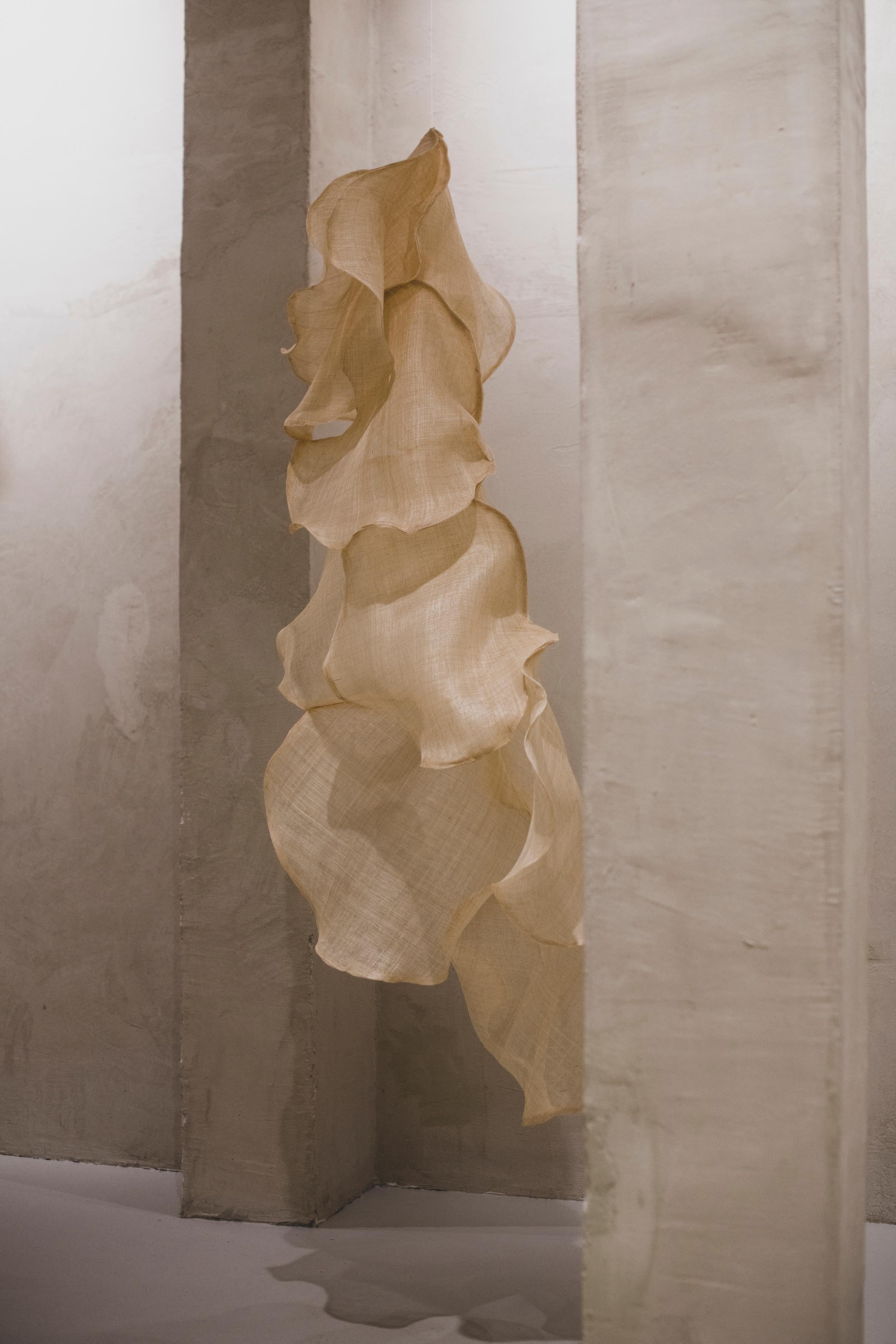 TEXTILE RAFFIA II DE L'ARTISTE SPANISH ELIURPI 2024, NEUF - Marron Abstract Sculpture par Eliurpi