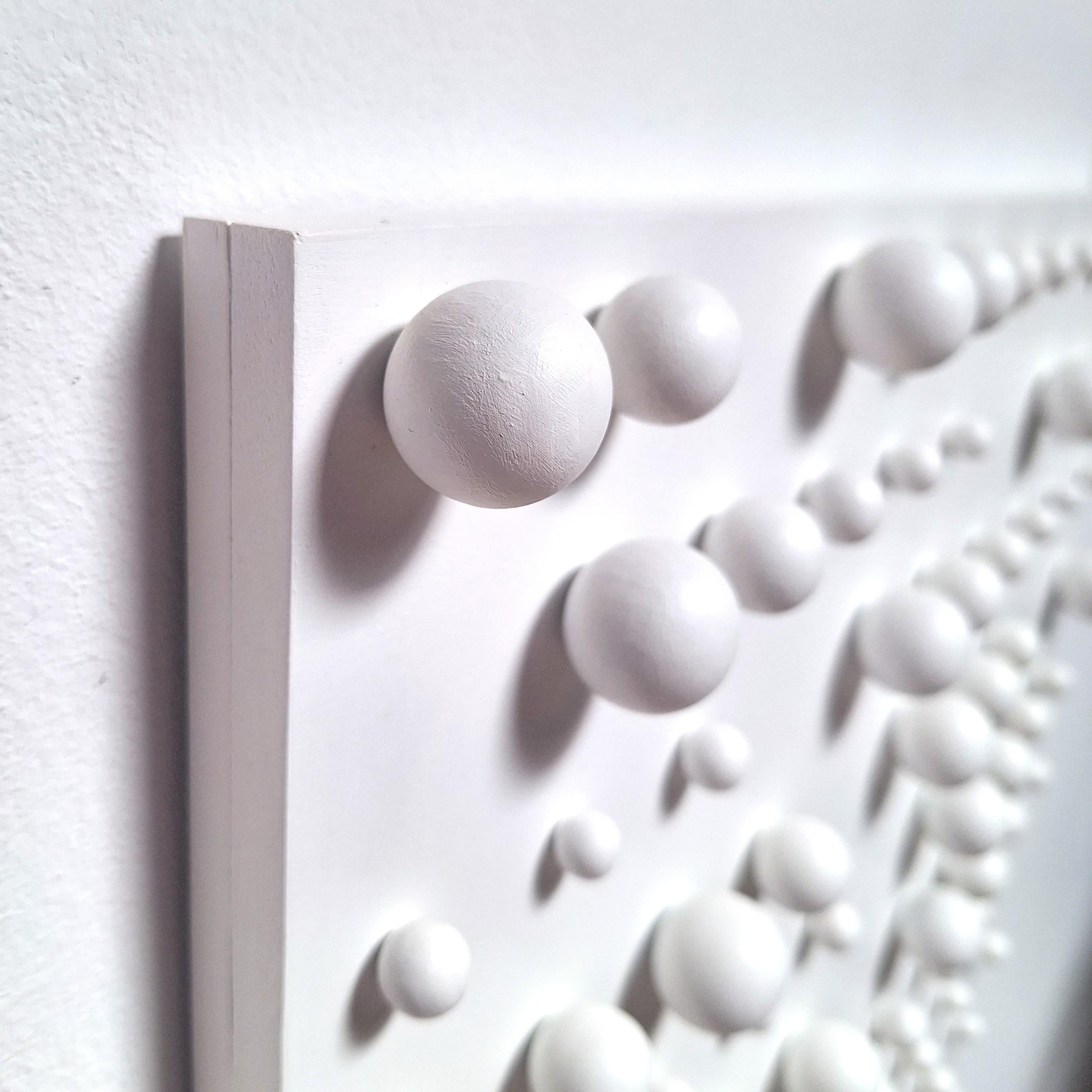 Zeitgenössische moderne weiße Wandskulptur Gemälde Relief Tabula Alba II im Angebot 1