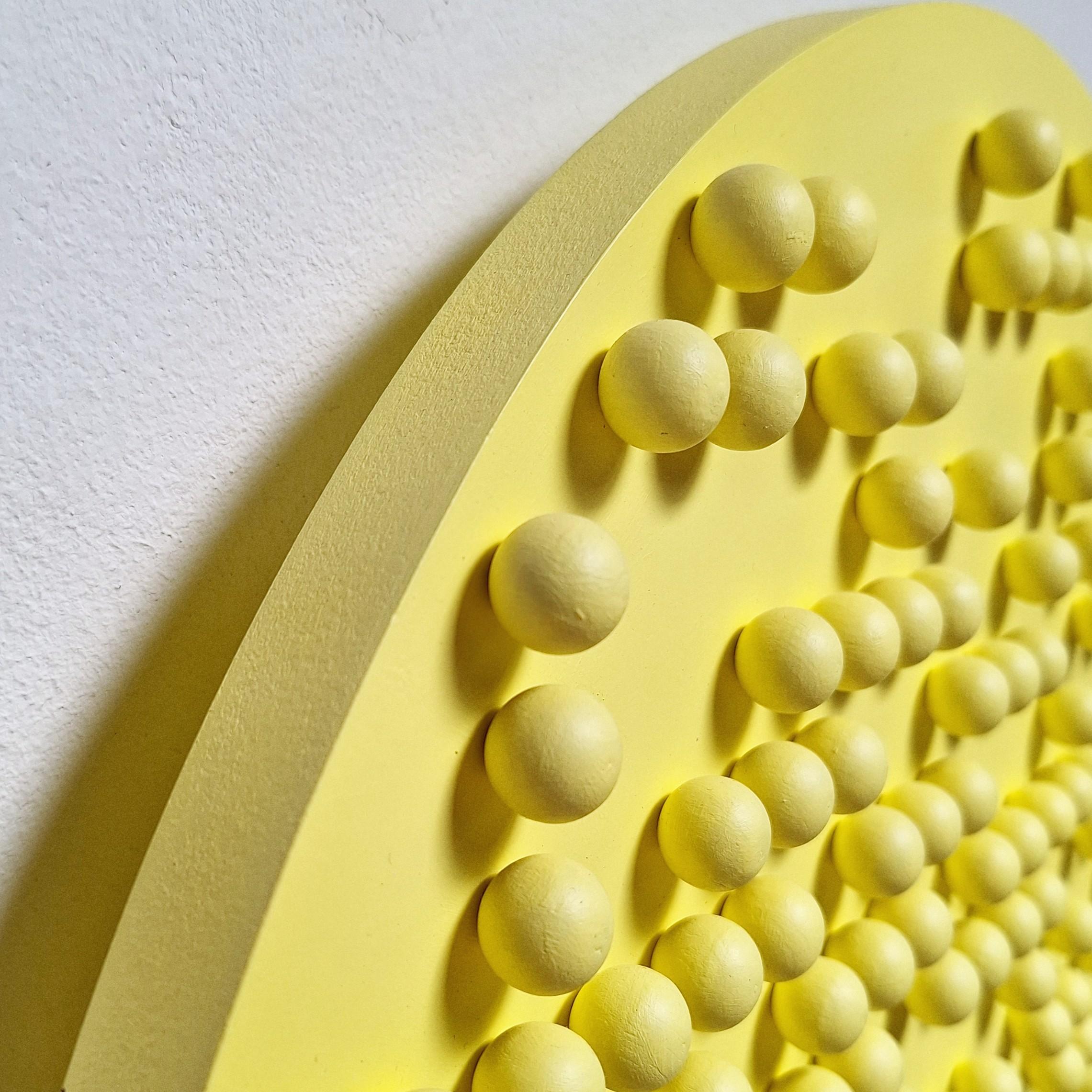 Scultura da parete gialla moderna in rilievo Giallo F191 in vendita 1