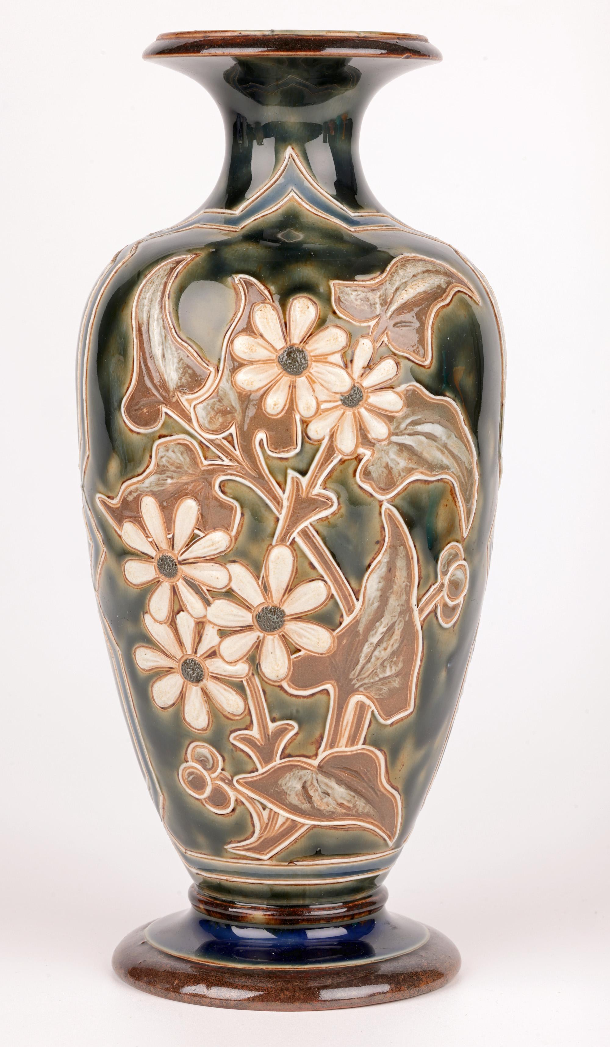Vase en poterie d'art Eliza Simmance Doulton Lambeth Floral Design en vente 3