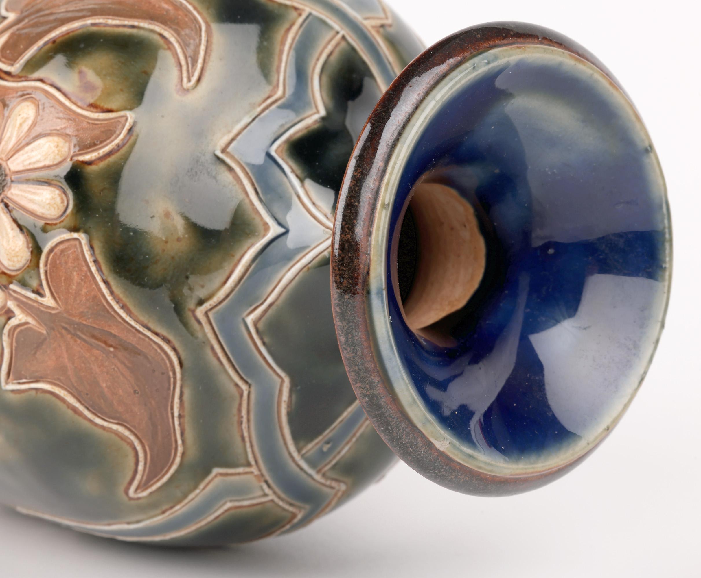 Vase en poterie d'art Eliza Simmance Doulton Lambeth Floral Design en vente 1