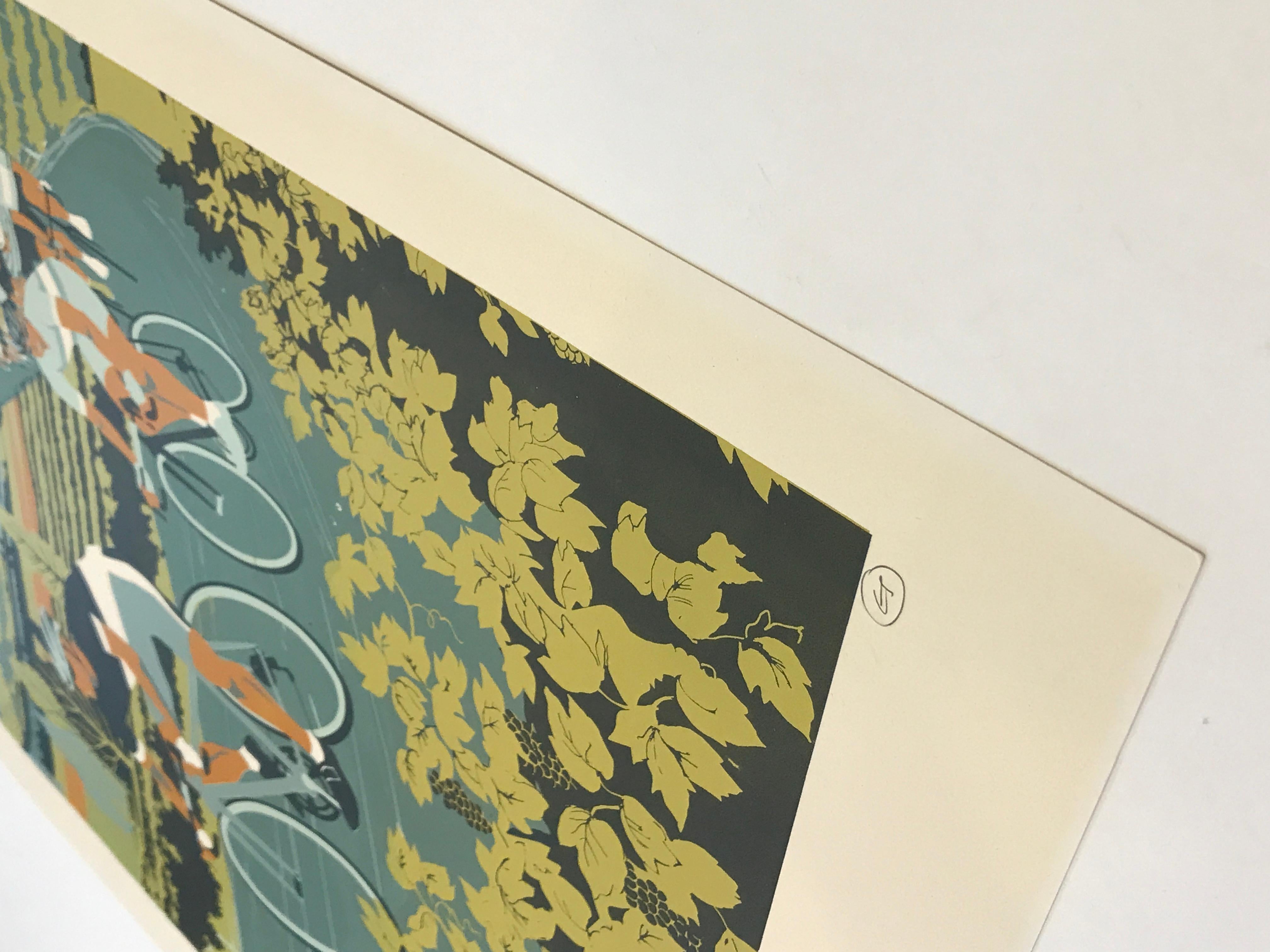 Ciclisti del vigneto, Serigrafia, Biciclette, Alpi francesi, Arte del ciclismo, Sport - Landscape Print Marrone di Eliza Southwood
