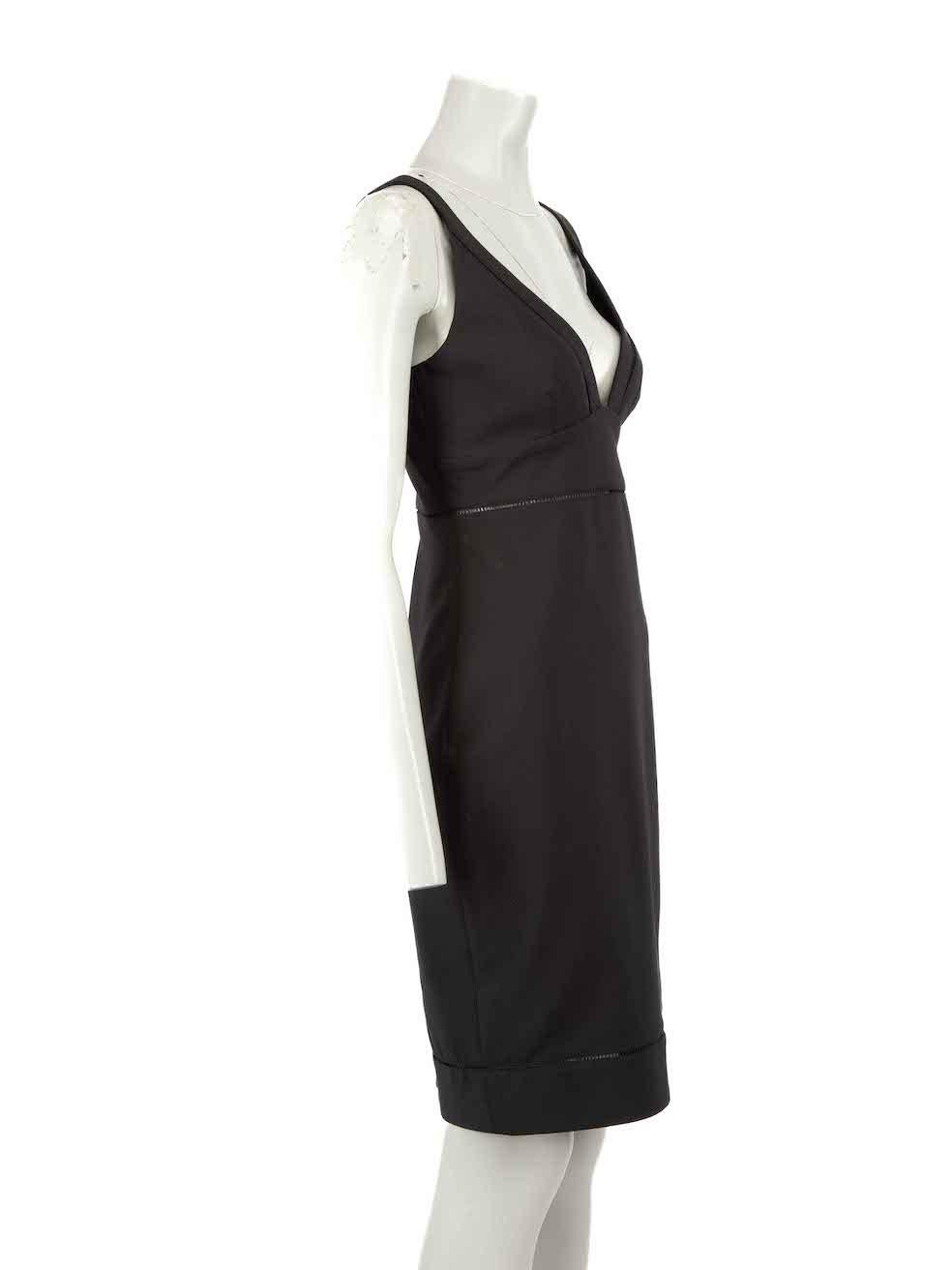 CONDITION is Very good. Hardly any visible wear to dress is evident on this used Elizabeth And James designer resale item.
 
 Details
 Black
 Polyester
 Dress
 Knee length
 Sleeveless
 Plunge neck
 Back zip and hook fastening
 
 
 Made in China
 
