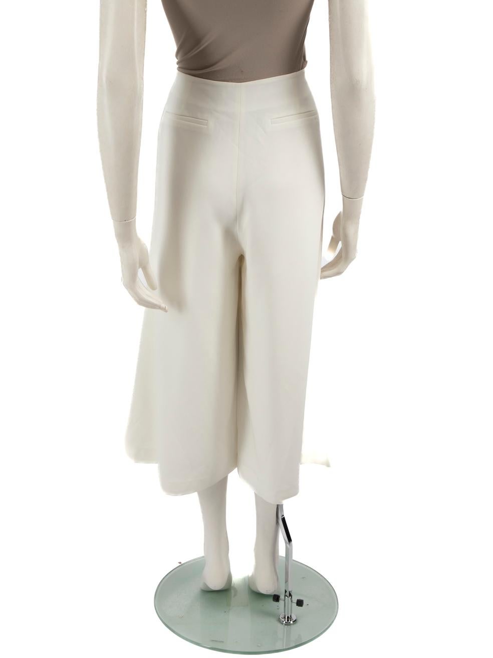 Gray Elizabeth and James White Cropped Wide Leg Trousers Size L For Sale
