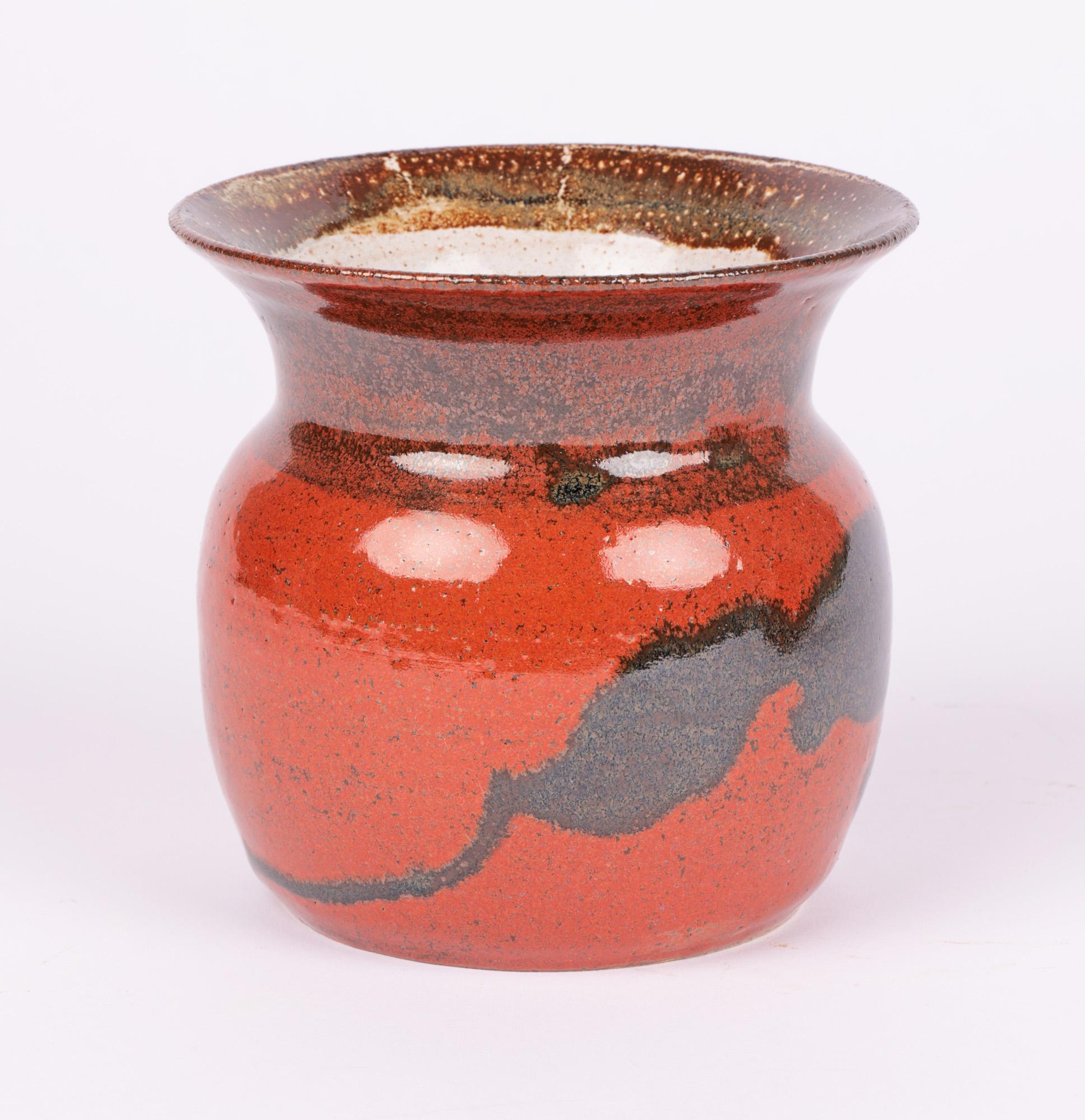 Pichet et vase en poterie de l'atelier de poterie Harbour d'Elizabeth Anderson en vente 6