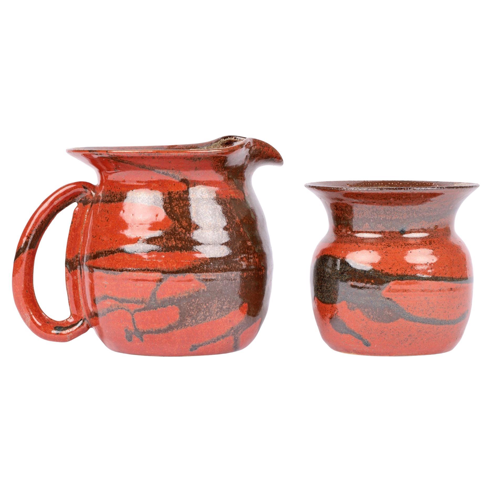 Pichet et vase en poterie de l'atelier de poterie Harbour d'Elizabeth Anderson