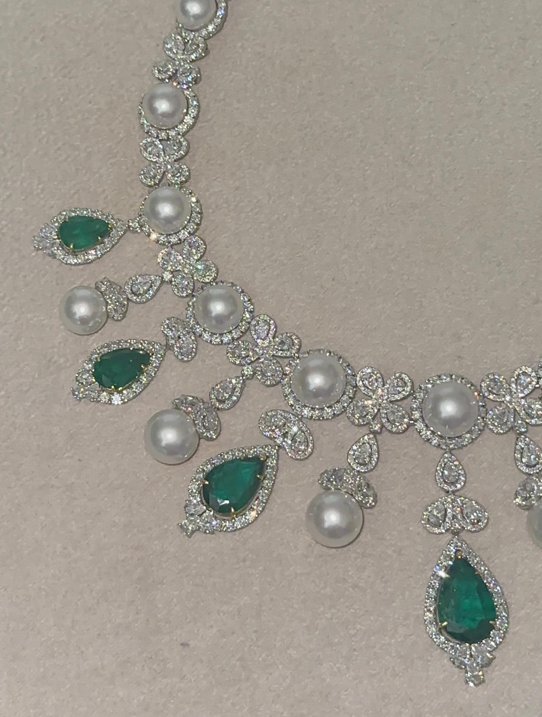 Contemporaneo Collana di smeraldi, perle e diamanti ispirata a Elizabeth Arden in vendita