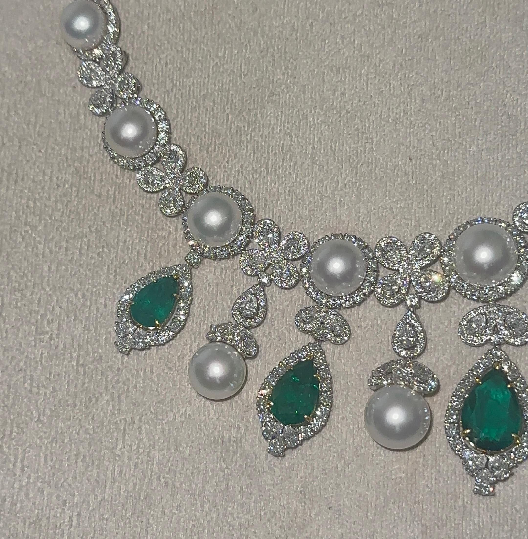 Collana di smeraldi, perle e diamanti ispirata a Elizabeth Arden In condizioni Nuovo in vendita a New York, NY