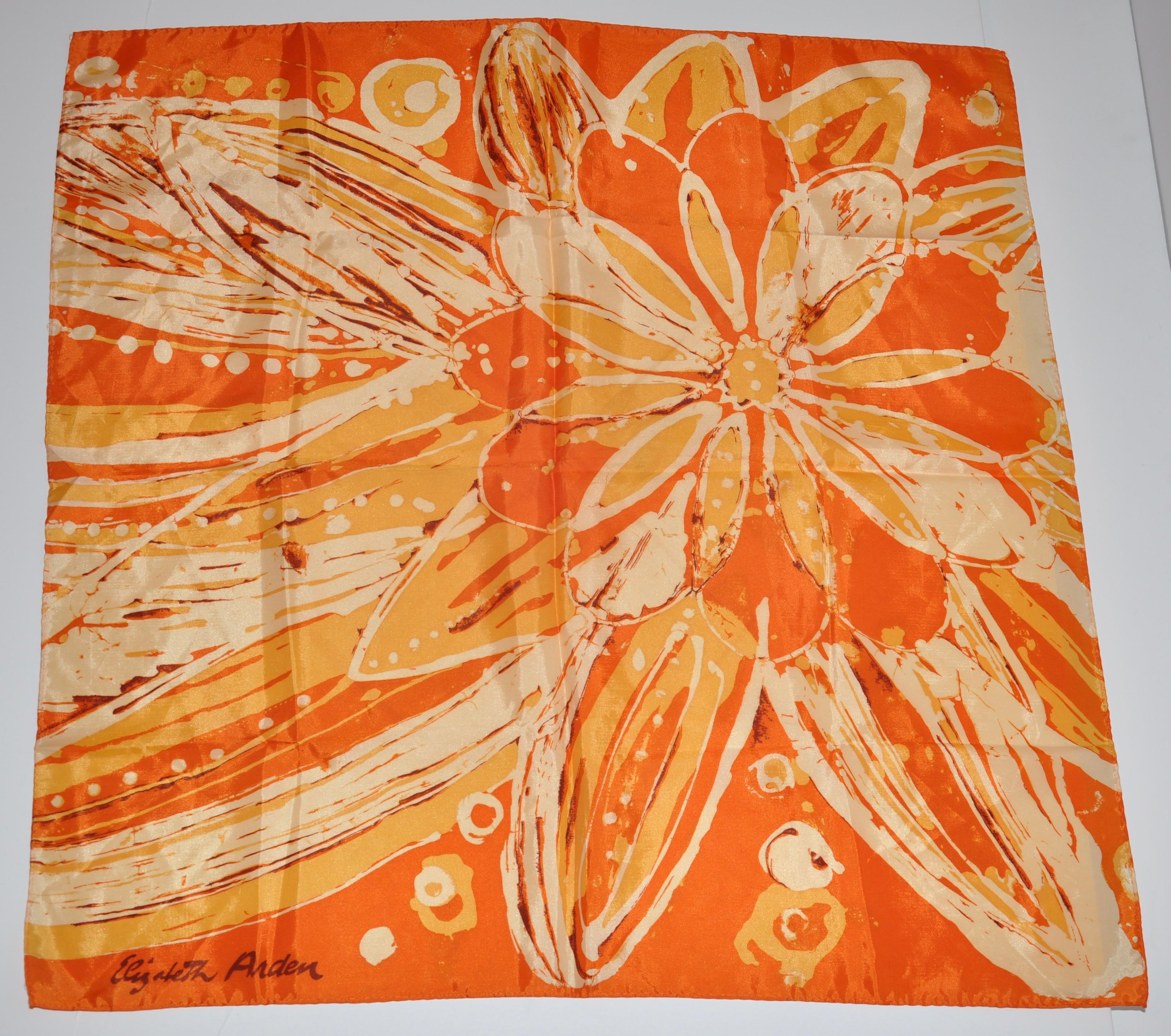 Écharpe Elizabeth Arden Shades of Tangerine & Creams « Flora Bloom » ( Bloom floral) en vente 2
