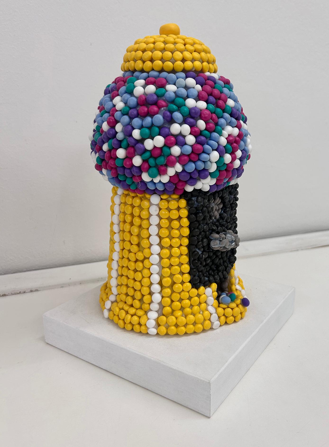 Hand-Sculpted 3D Candy Mosaic Sculpture – Retro Gumball Machine in Yellow Clay - Beige Still-Life Sculpture by Elizabeth Art Candy