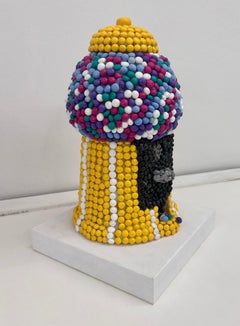 Scultura a mosaico di caramelle scolpita a mano in 3D - Macchina delle caramelle retrò in argilla gialla