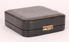 Elizabeth Atkins per Doulton Lambeth Set di quattro sali e cucchiai in scatola, 1883