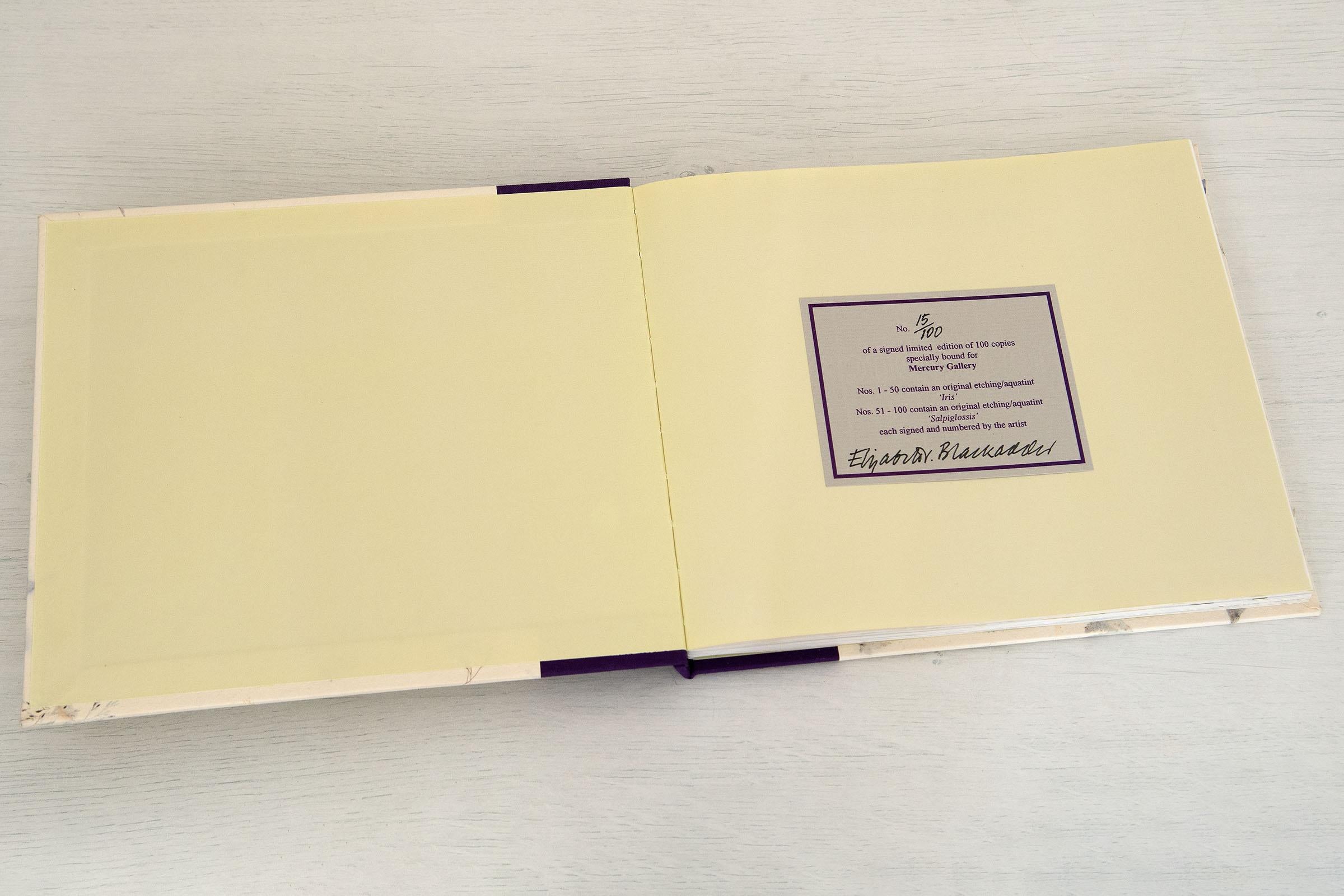 'Flores favoritas' Libro de edición limitada con aguatinta firmada 'Iris' - Print Contemporáneo de Elizabeth Blackadder