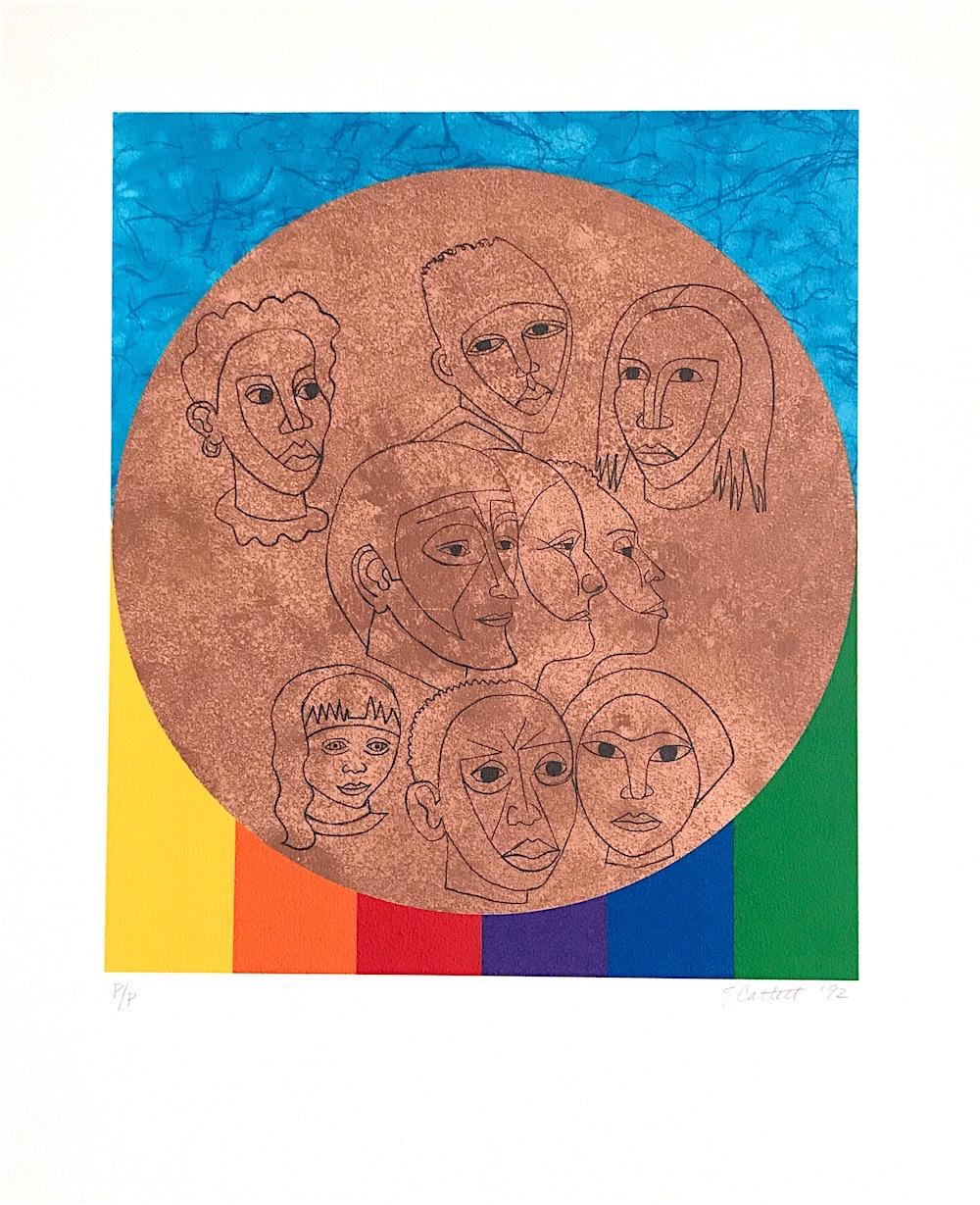 ALL THE PEOPLE è una litografia originale disegnata a mano in edizione limitata dall'acclamata artista donna afroamericana Elizabeth Catlett, maestra della stampa e scultrice nota per le sue rappresentazioni dell'esperienza afroamericana. ALL THE