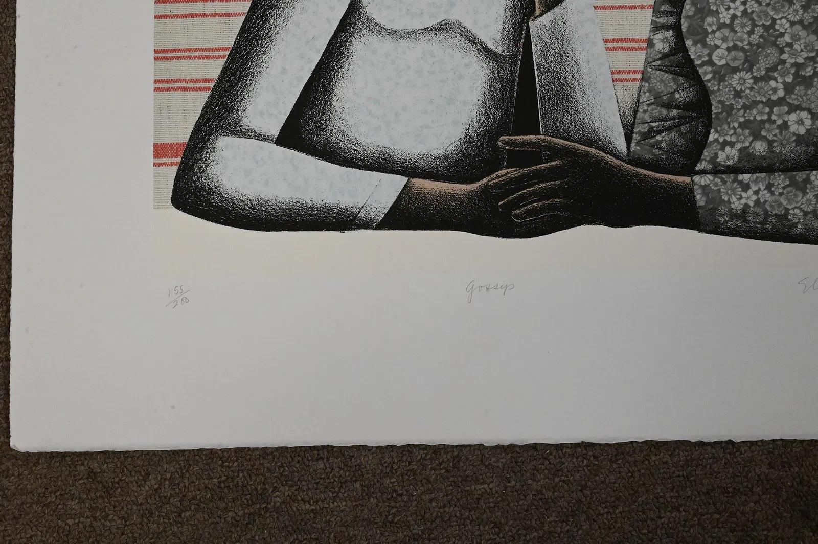 Gossip ' signierte und nummerierte Lithographie von Elizabeth Catlett im Angebot 3