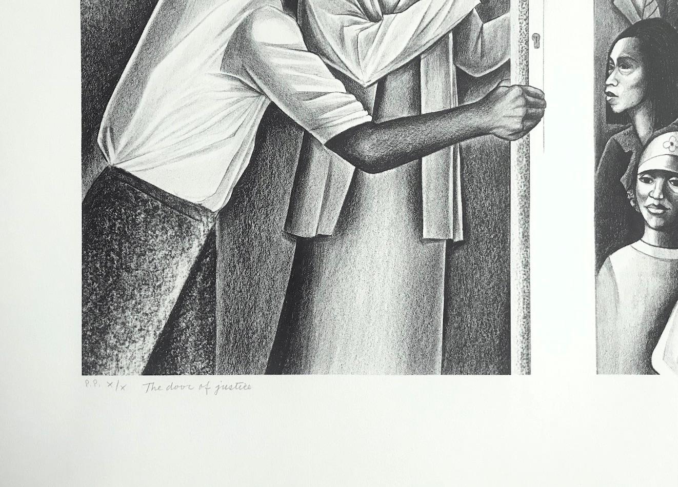 THE DOOR OF JUSTICE est une lithographie originale, dessinée à la main, en édition limitée, de la célèbre artiste afro-américaine Elizabeth Catlett, maître graveur et sculpteur surtout connu pour ses représentations de l'expérience afro-américaine.