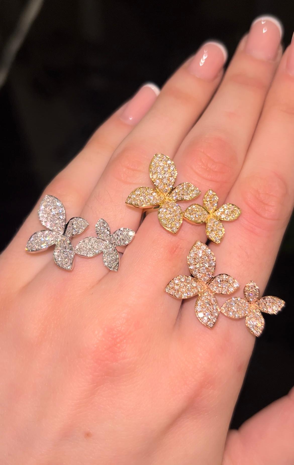 Round Cut Elizabeth Fine Jewelry 0.97 Carat Diamond Double Flower Ring in 18K White Gold For Sale