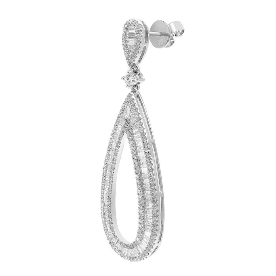 Modern Elizabeth Fine Jewelry 3.31 Carat Diamond Drop Earrings 18K White Gold For Sale