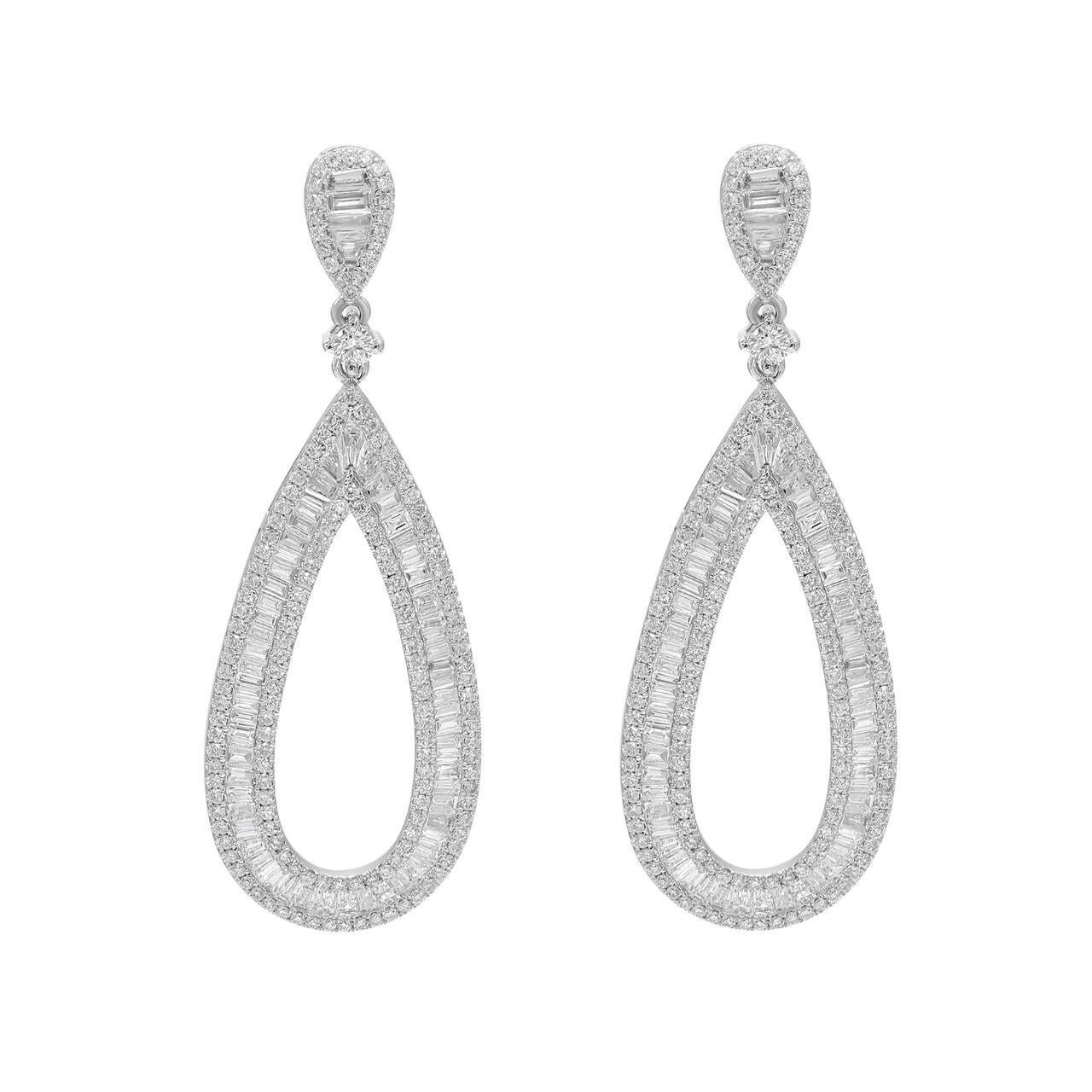Baguette Cut Elizabeth Fine Jewelry 3.31 Carat Diamond Drop Earrings 18K White Gold For Sale