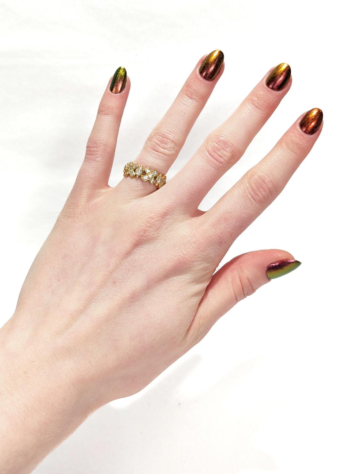 Elizabeth Gage 18 Karat Gold and Diamond Hugs and Kisses Band Ring 4