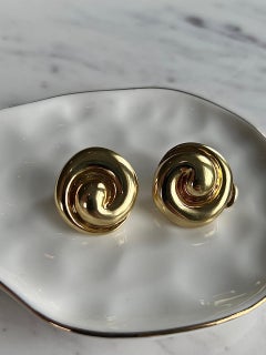 Elizabeth Gage 18 Karat Gelbgold Wirbel-Ohrclips mit Clip