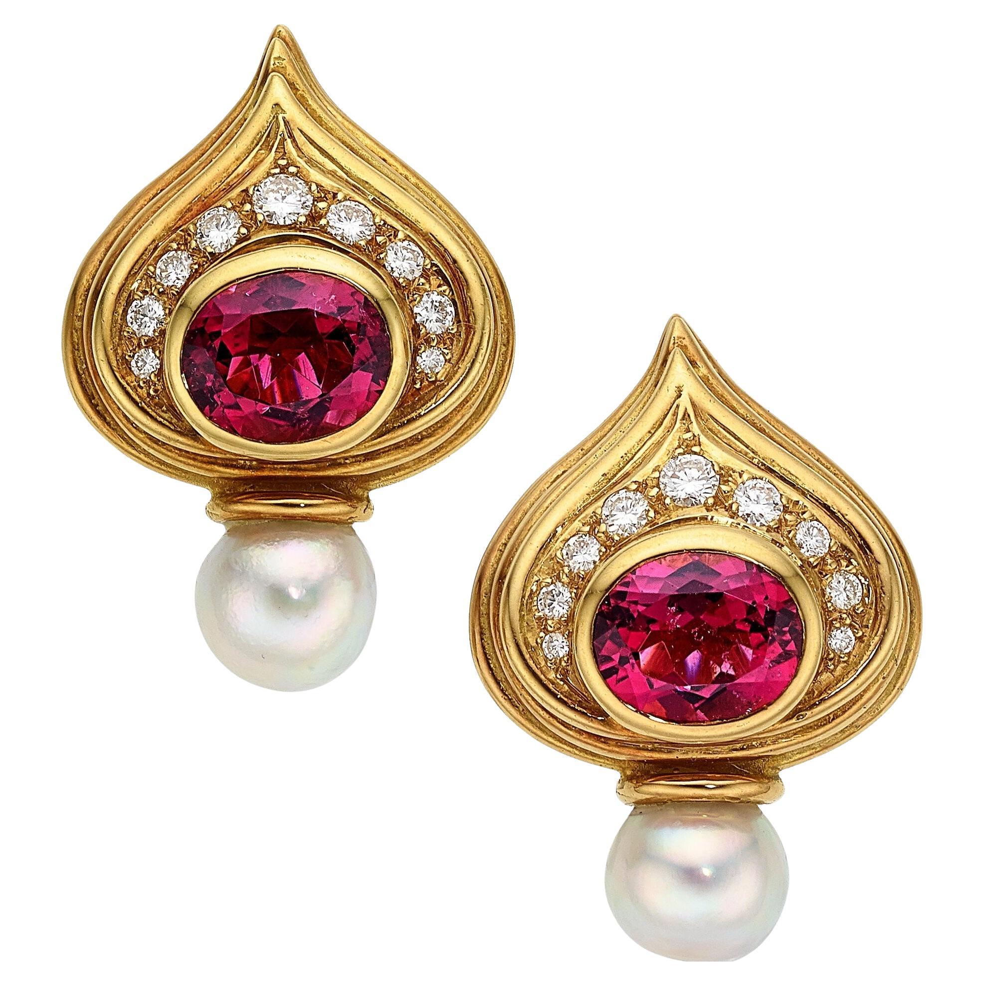 Pendientes de clip Elizabeth Gage de oro de 18 quilates con turmalina rosa de 3,90 quilates y perla en venta