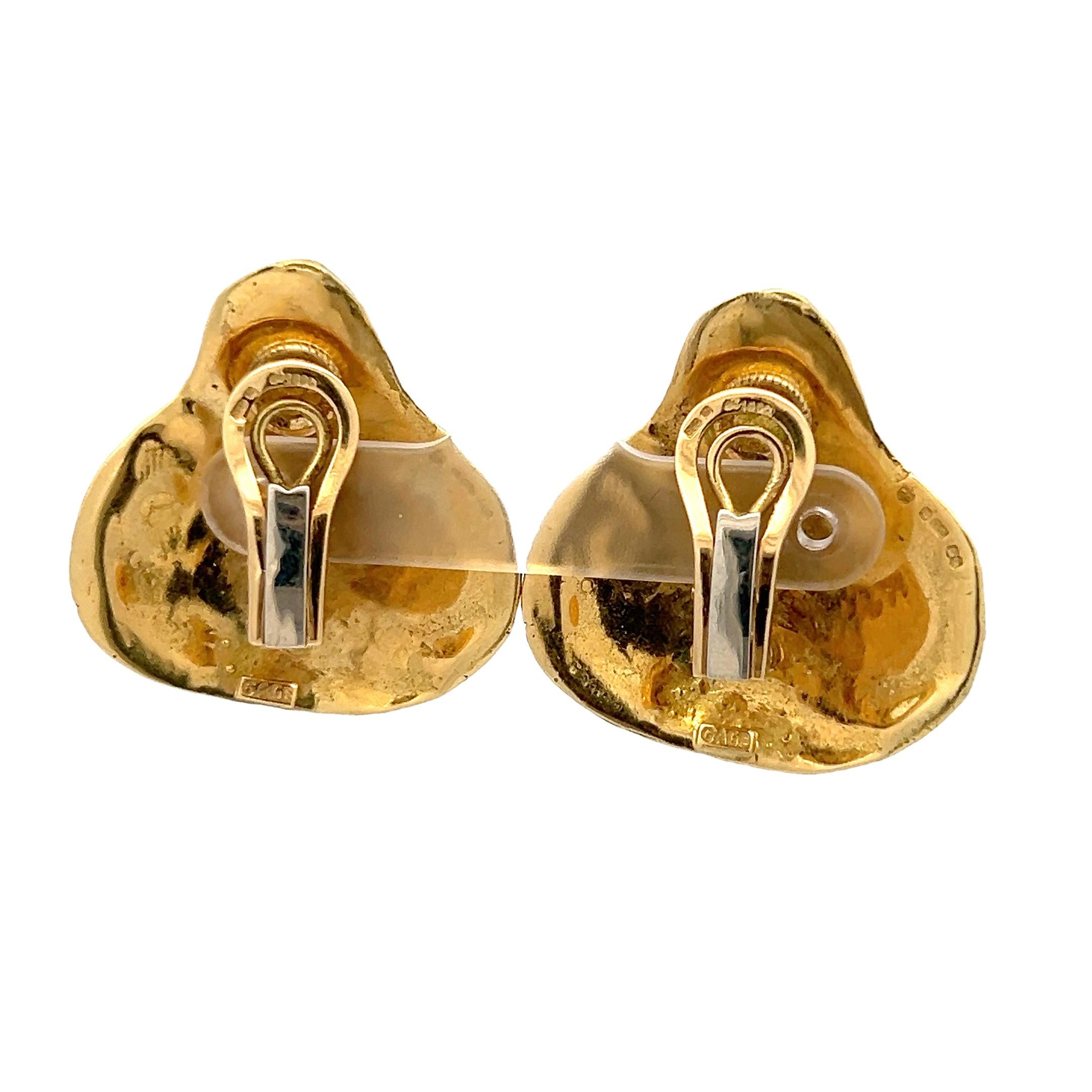Women's or Men's Elizabeth Gage 18K Yellow Gold Sculptural Swirl Clip-On Earrings For Sale