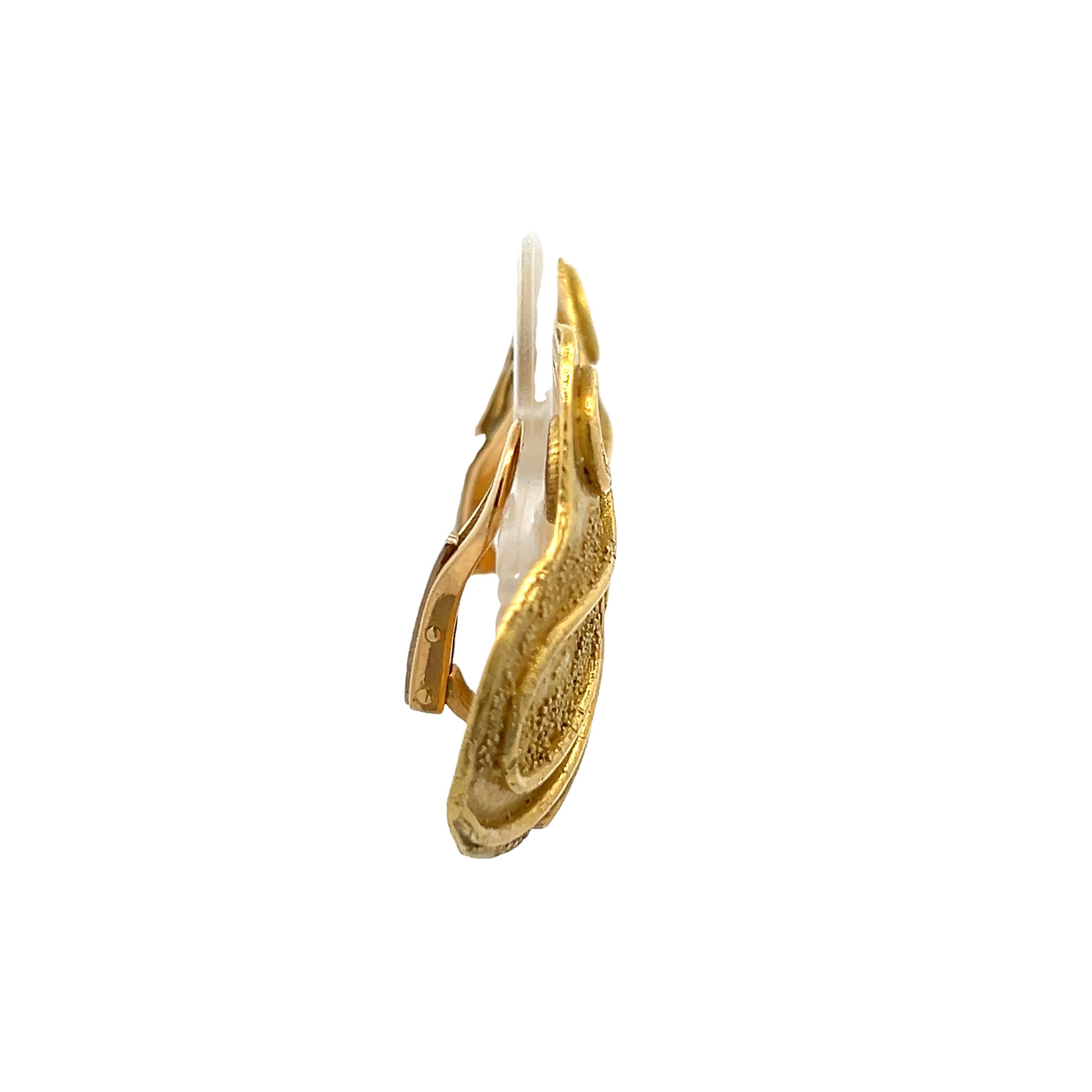 Elizabeth Gage 18K Yellow Gold Sculptural Swirl Clip-On Earrings For Sale 3