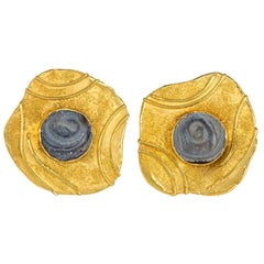 Elizabeth Gage 1970s Oversized Gold and Quartz Free-Form Clip Earrings