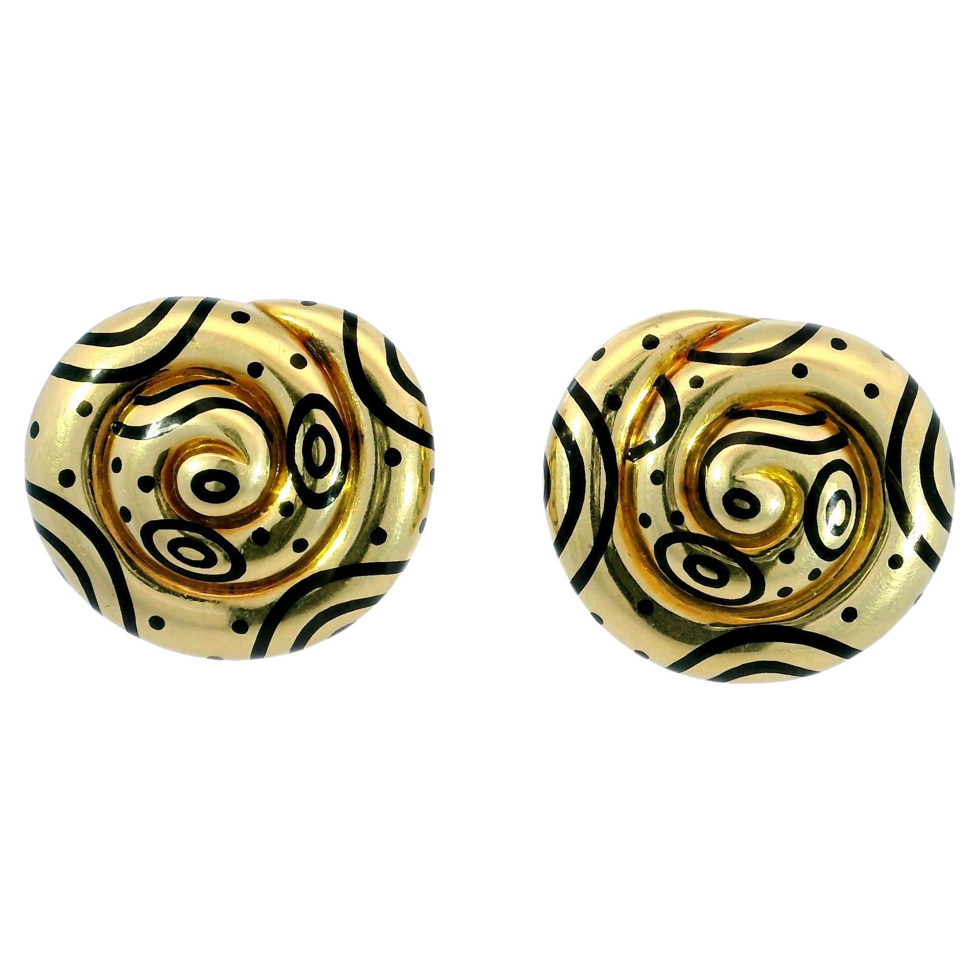Elizabeth Gage Emaille-Ohrringe Schwarzer Wirbel Clip On-Verschluss 1970er Jahre 18K Gelbgold