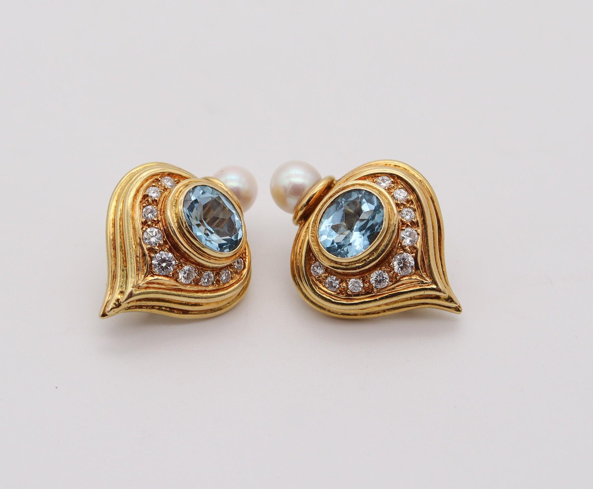 ELIZABETH GAGE Pendientes Clips de Inglaterra de oro de 18 quilates con diamantes, topacio y perlas Modernista en venta