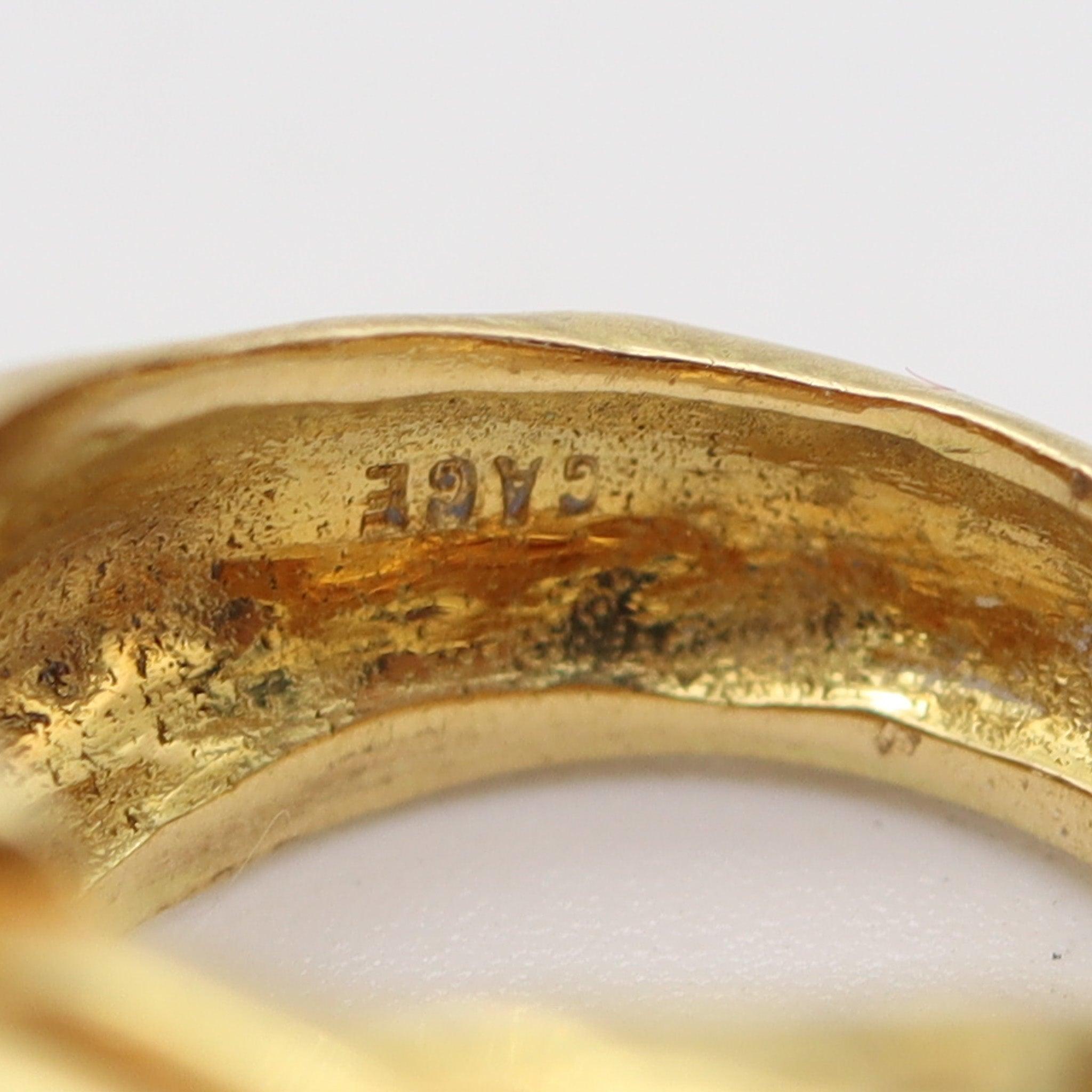 ELIZABETH GAGE Inghilterra Anello scultoreo smaltato in oro 18Kt con lapislazzuli in vendita 2