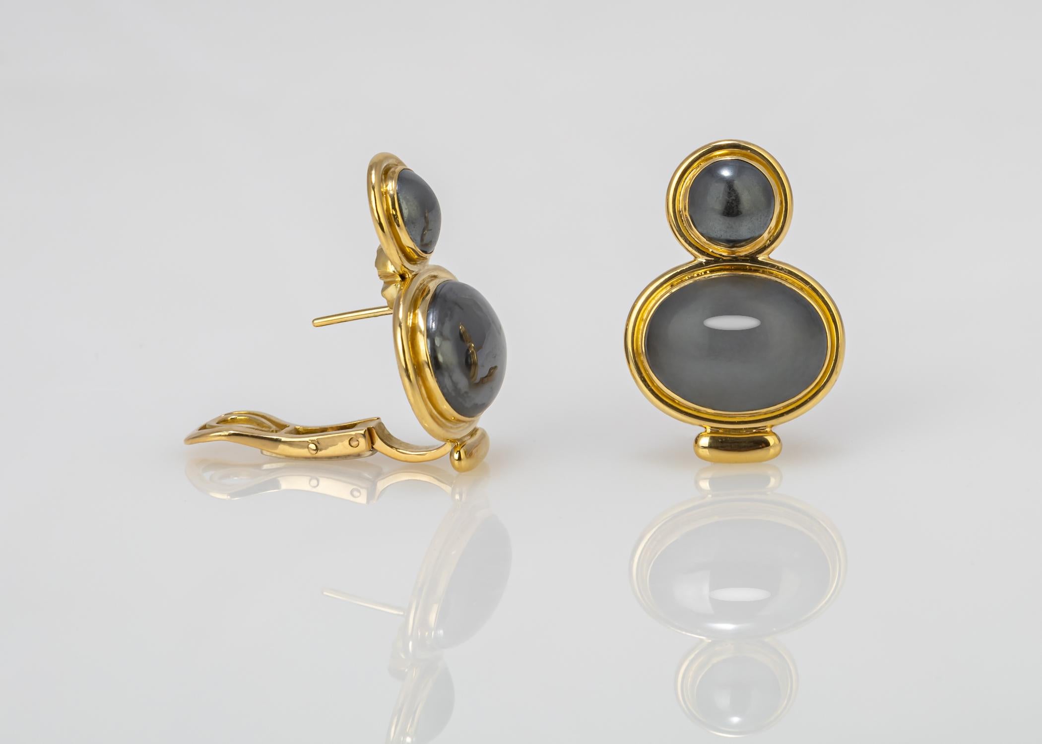 Pendientes de oro y hematites Elizabeth Gage Cabujón en venta