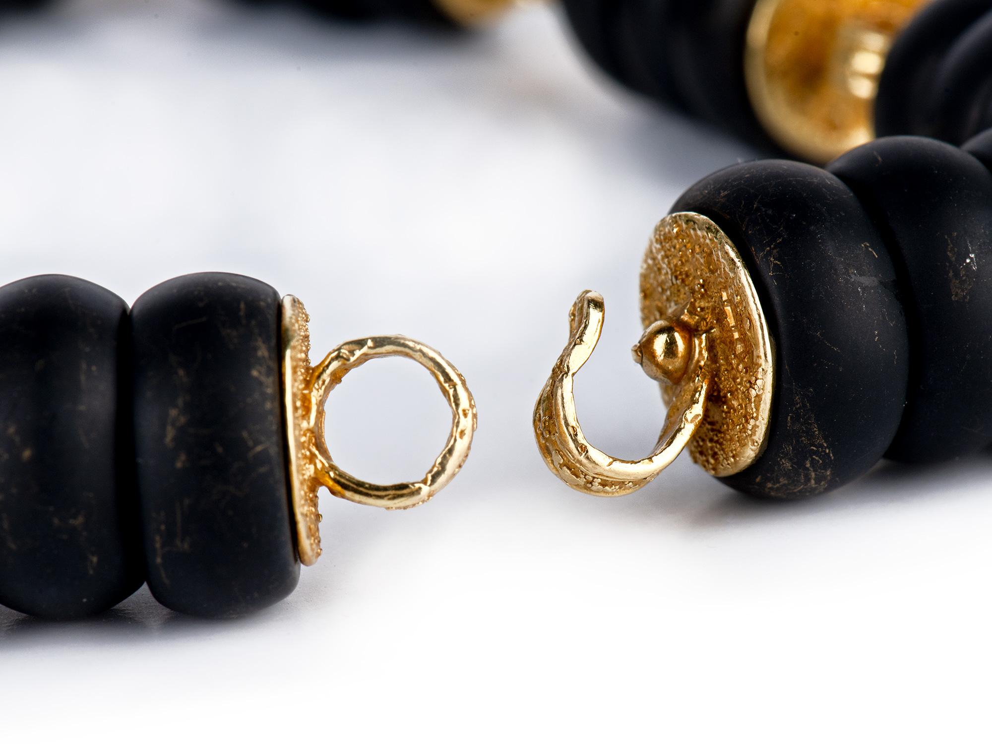Elizabeth Gage Halskette aus Gold und mattem schwarzem Onyx mit Perlen 1