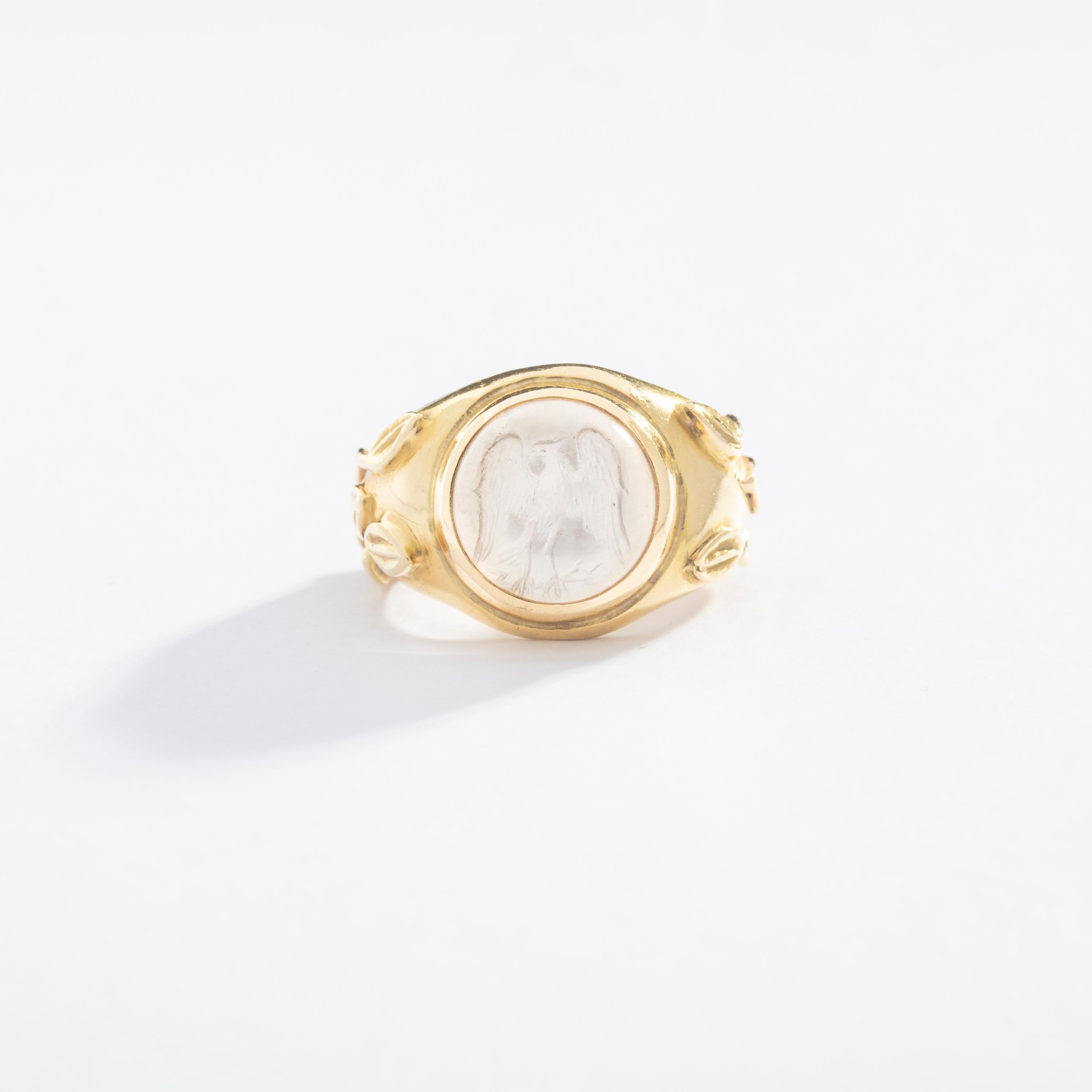 Elizabeth Gage Moonstone on Yellow Gold 18k Ring.
Signed Gage.
Former collection of a  French Lady.

Ring size: 5 1/2.