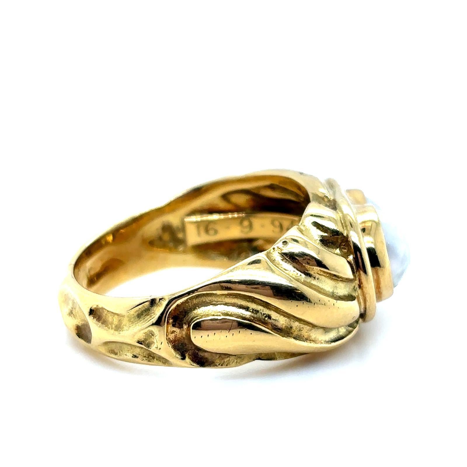 Women's Elizabeth Gage Pearl Molton Gold Ring circa 1990 For Sale