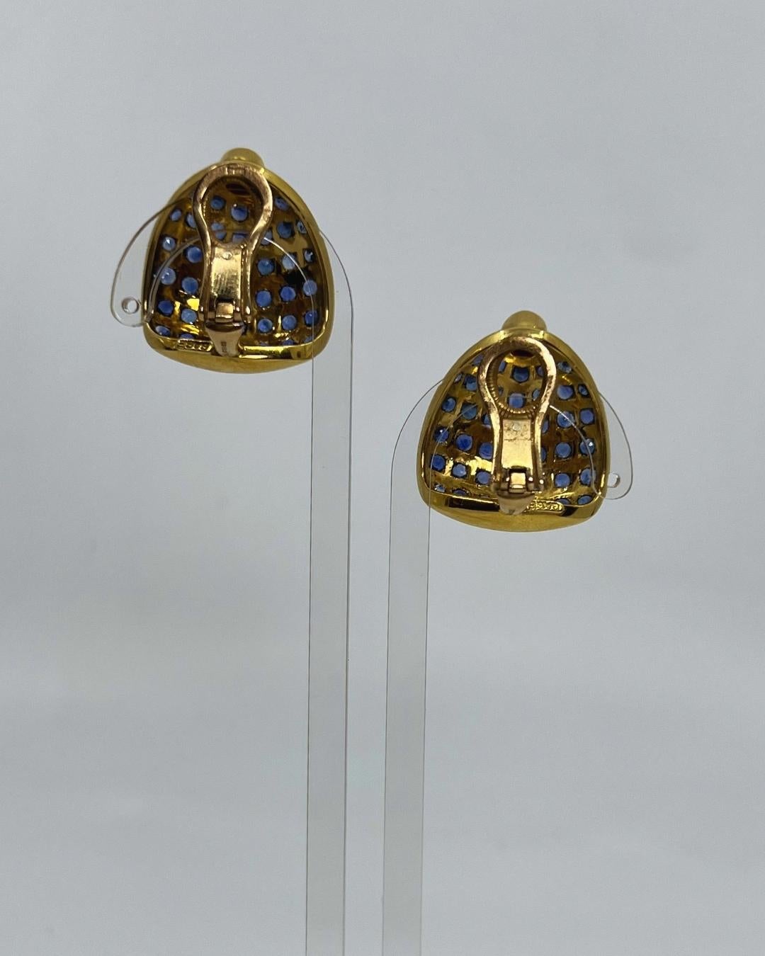 Elizabeth Gage Pink Tourmaline, Blue Sapphire, and 18K Gold Earclips In Excellent Condition For Sale In New York, NY