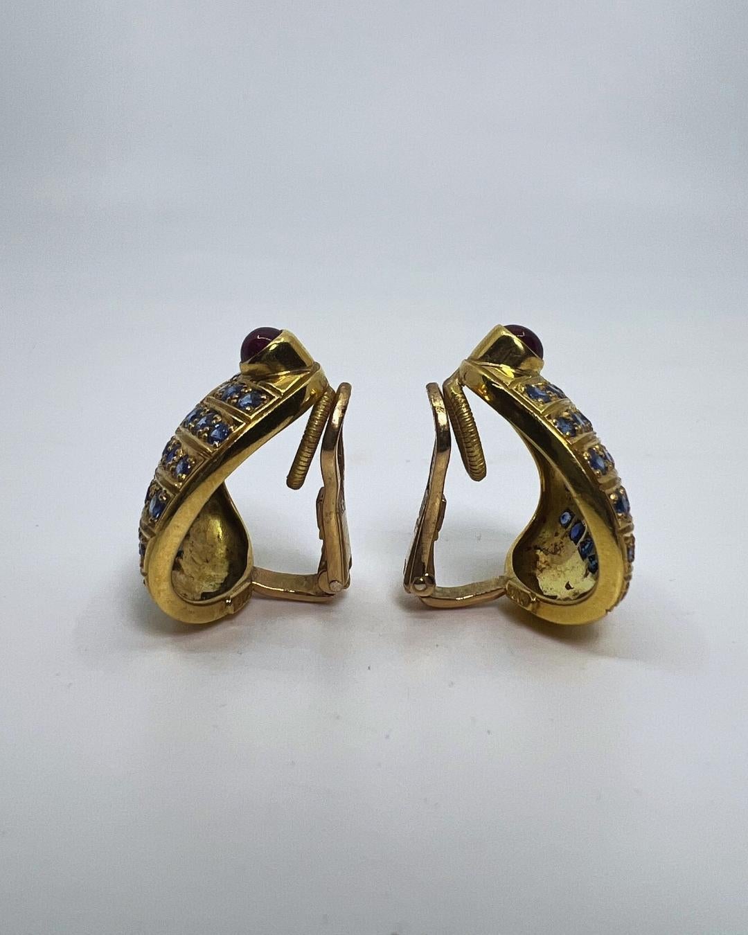 Elizabeth Gage Pink Tourmaline, Blue Sapphire, and 18K Gold Earclips For Sale 1