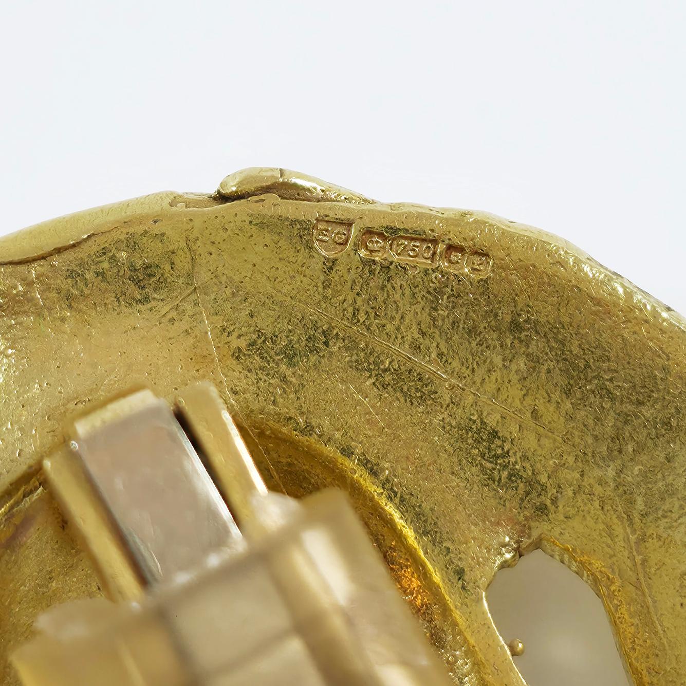 Elizabeth Gage Strukturierte Ohrclips aus 18 Karat Gold, 1985 im Angebot 2