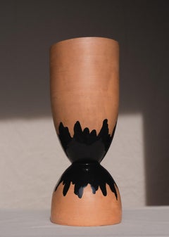 Elizabeth Garouste & Mattia Bonetti - Jarrón de terracota "Clip side down" (pinza hacia abajo)