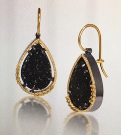 Elizabeth Garvin, boucles d'oreilles Druzy noire en argent sterling oxydé et 18 carats YG avec diamants