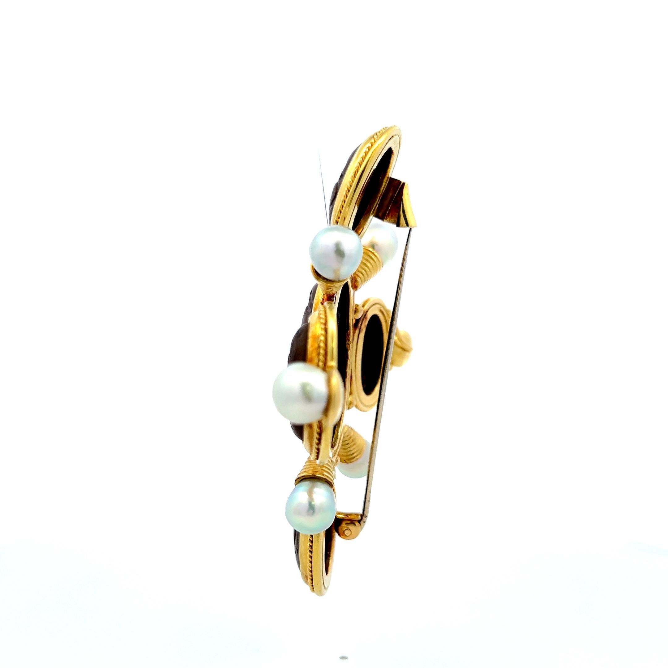 Broche en or jaune 18 carats avec perles en intaille de calibre Elizabeth Pour femmes en vente