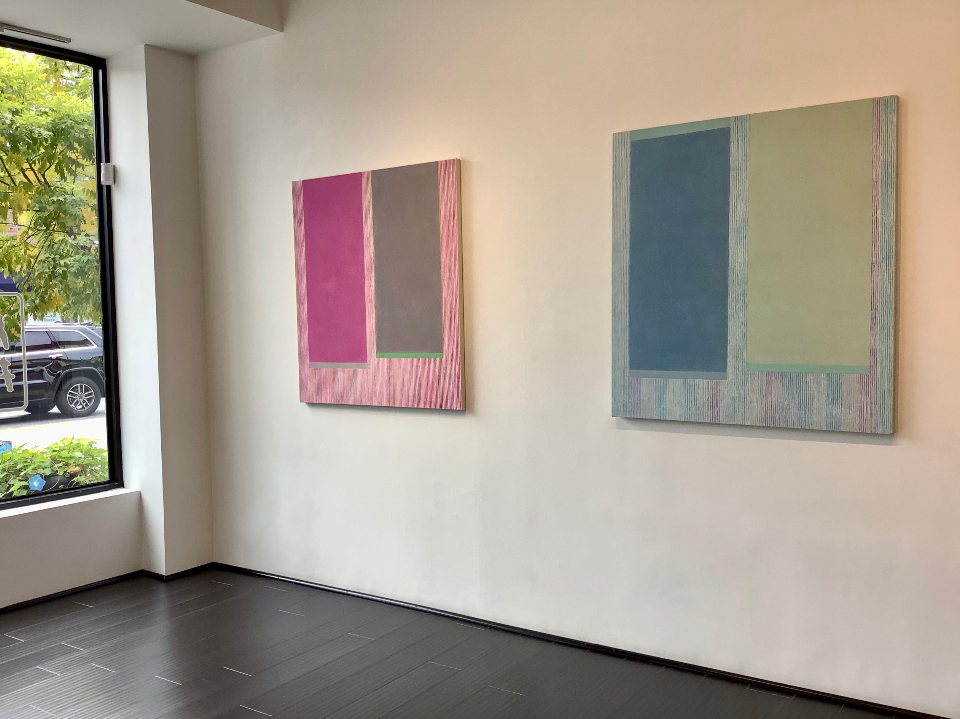 Geometrisches abstraktes Gemälde in Magentagrau B, Rosa, Grau, Grün, Rot gestreift 3