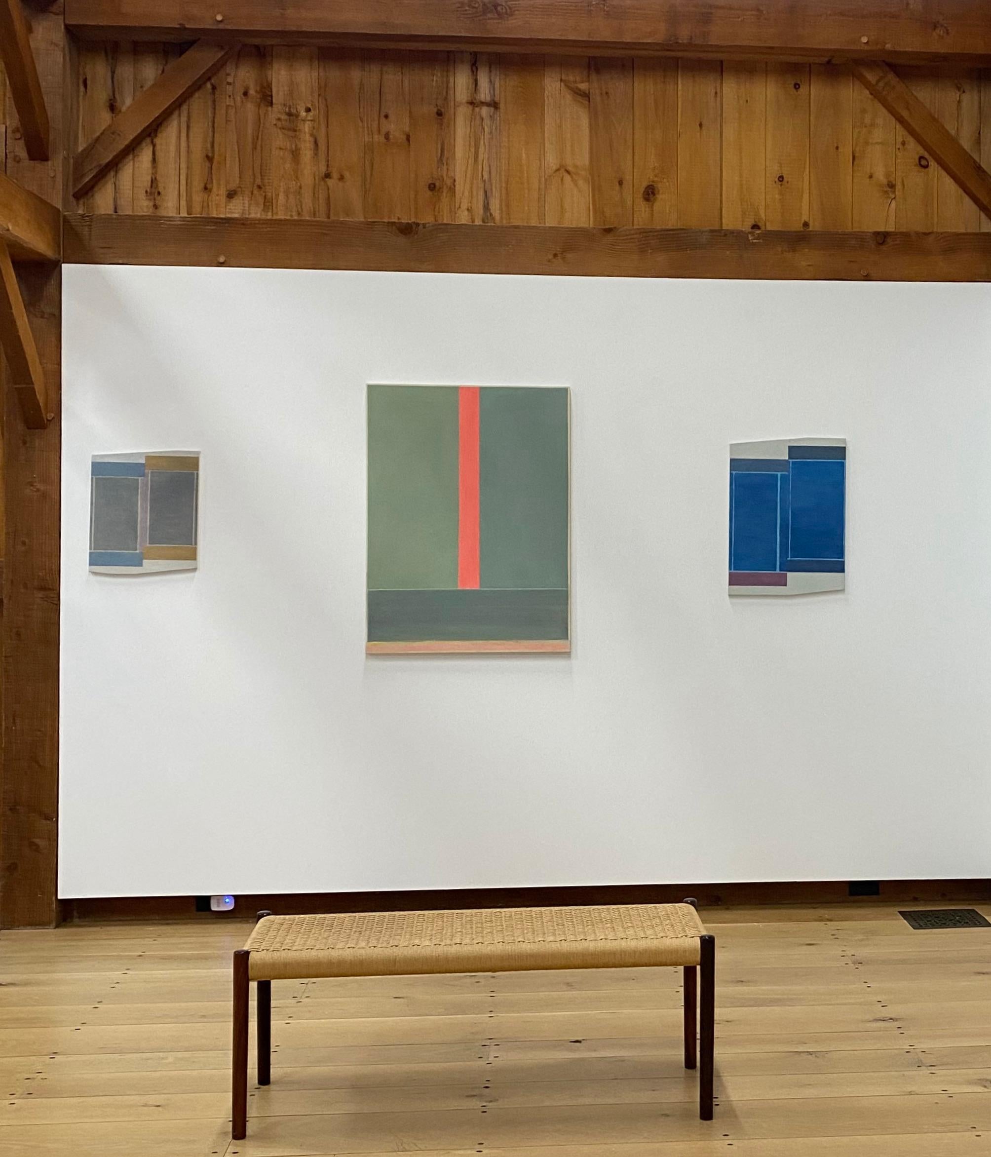 PG 17, Rosso corallo a righe, Verde chiaro, Sage scuro Geometrico astratto - Painting Contemporaneo di Elizabeth Gourlay