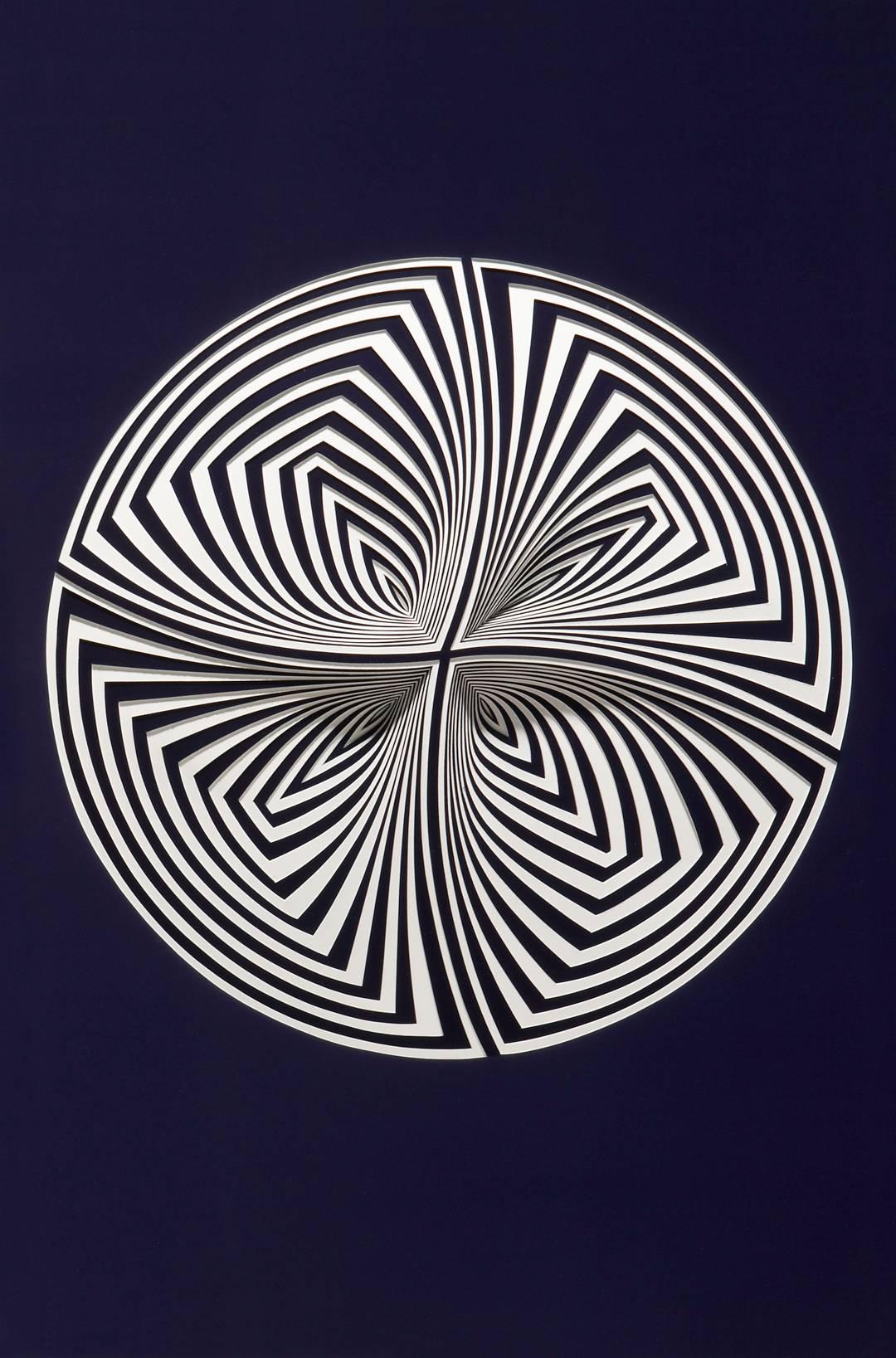 Cuit à la main libre avec écusson chirurgien sur panneau de musée à 2 épaisseurs : « Miroir en miroir cobalt » - Painting de Elizabeth Gregory-Gruen