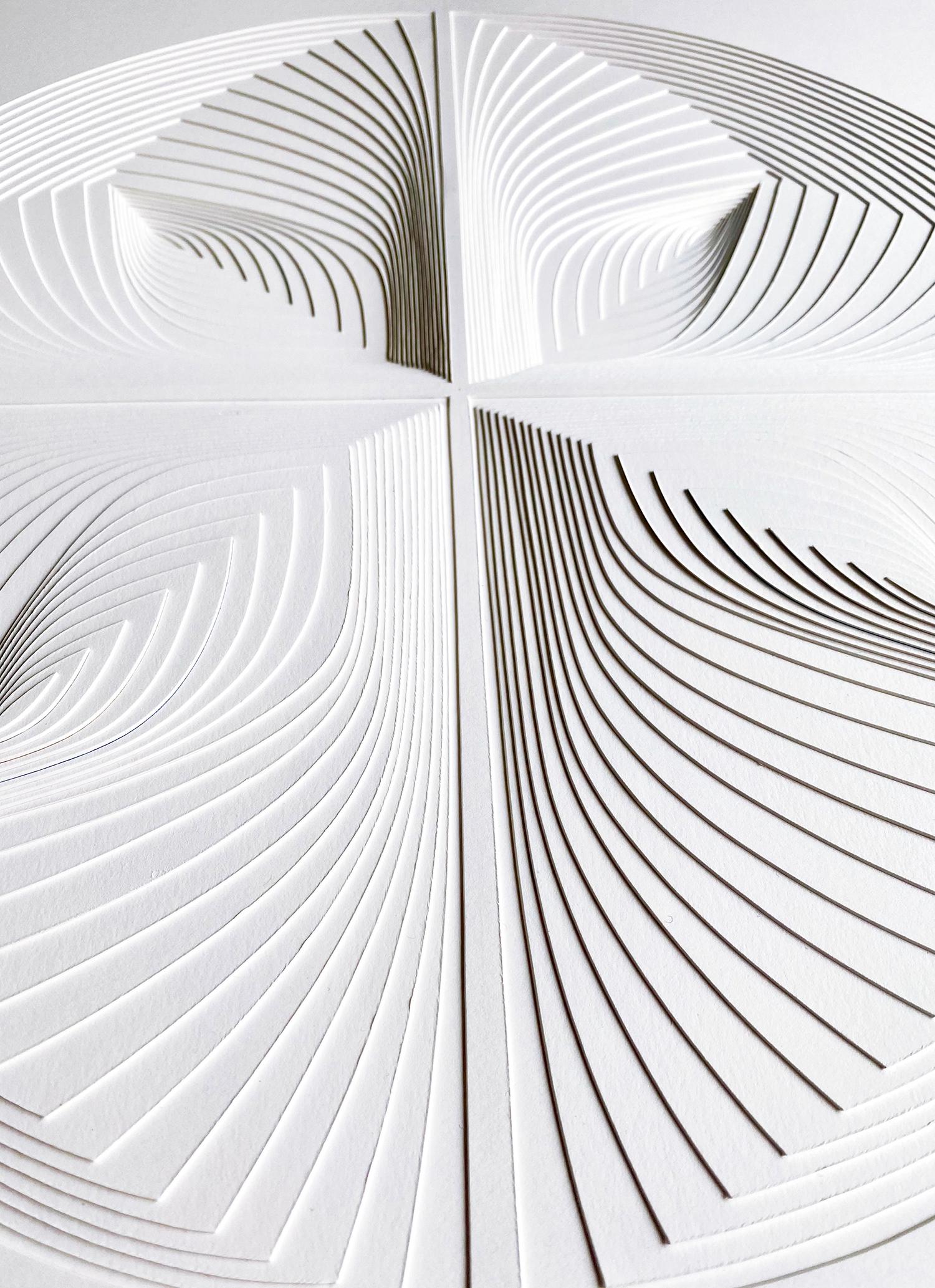 Tableau de musée découpé à la main à la main sur panneau à 2 épaisseurs : « Four Piece Circle Reflection » (Réflection du cercle de quatre pièces) - Contemporain Mixed Media Art par Elizabeth Gregory-Gruen