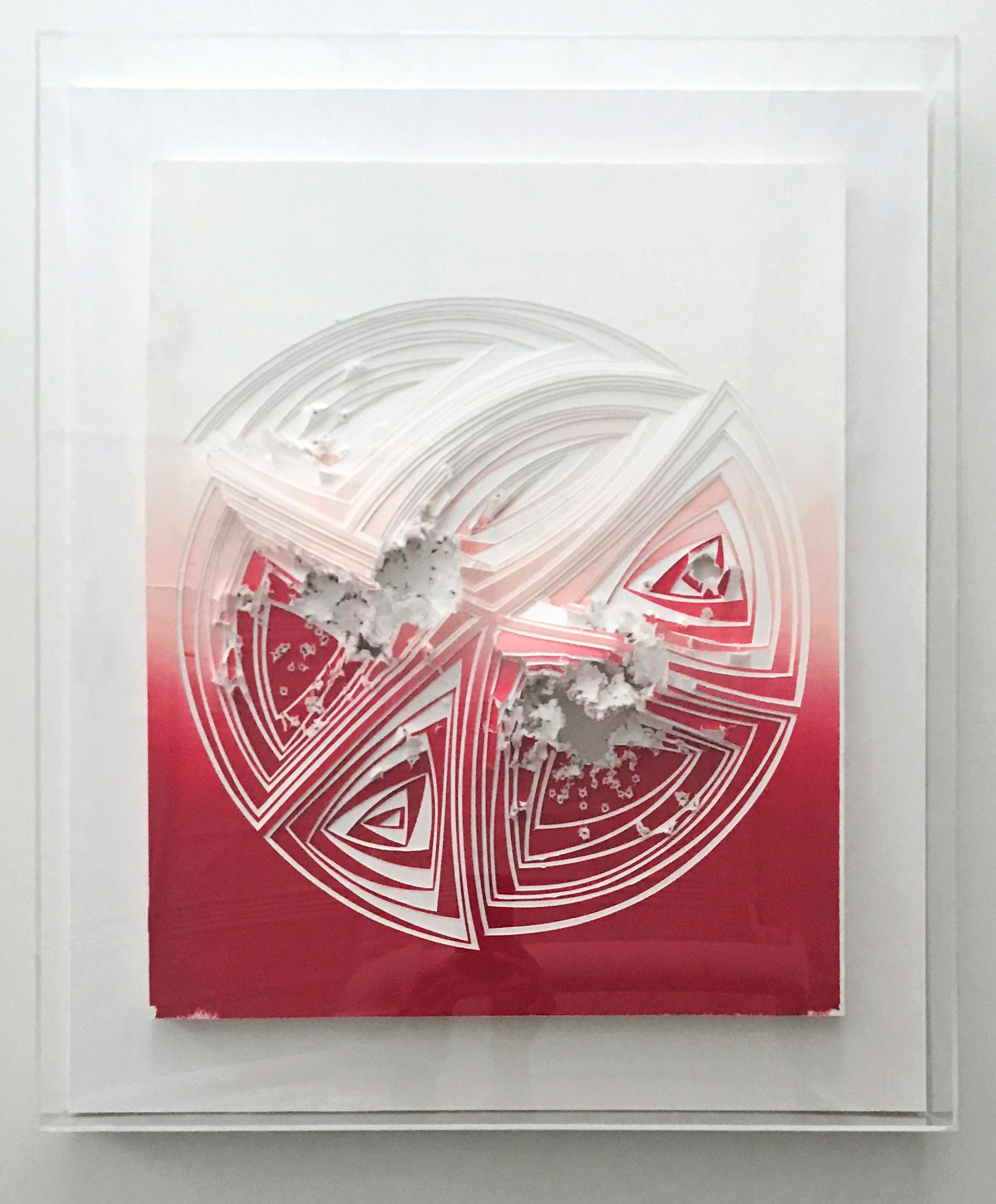Freehand Cut mit Surgical Scalpel auf 2 Sperrholz-Museumbrett aus roter Mischung: Rotes Gunshot-In' (Abstrakt), Mixed Media Art, von Elizabeth Gregory-Gruen