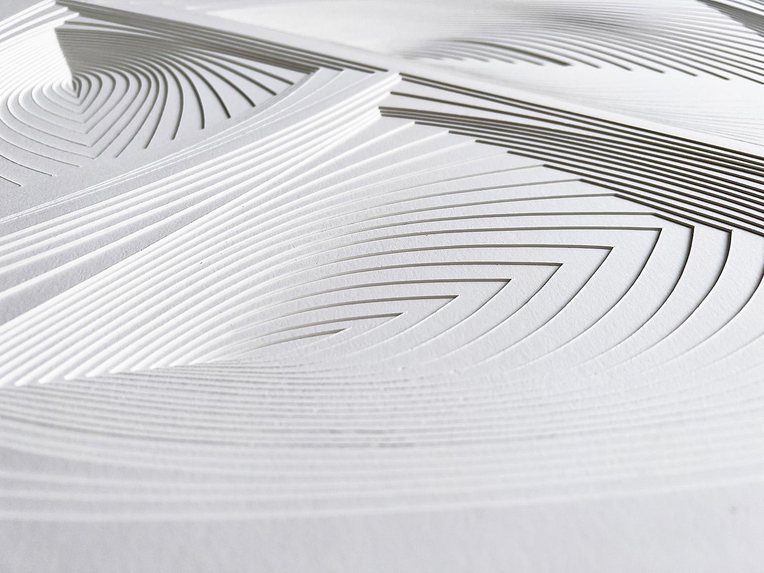 „All Over #1“, frei geschliffenes Papier-Wandrelief-Skulptur, Abstrakt, Tonal, Weiß – Sculpture von Elizabeth Gregory-Gruen